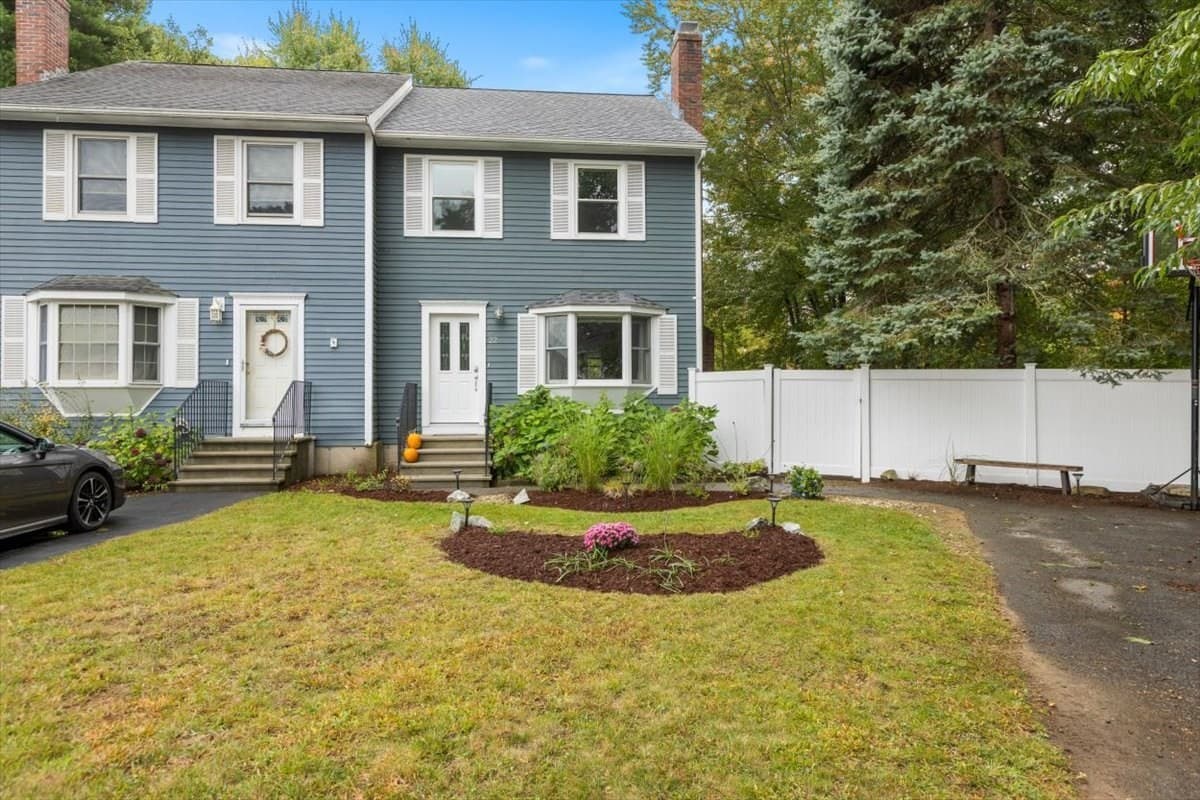 22 Riverbank Circle # 22, Haverhill MA 01835