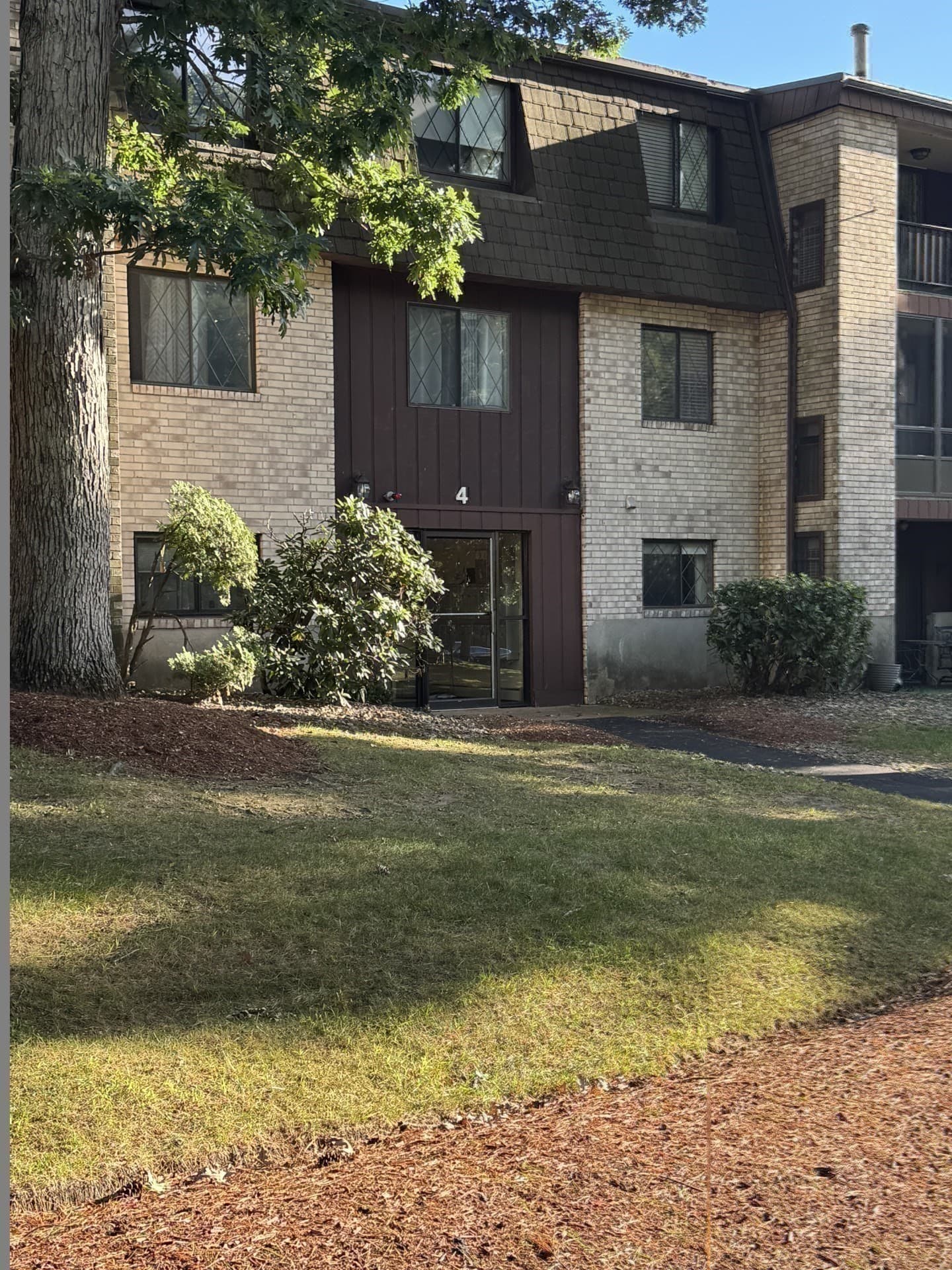 Condominium at 4 Greenbriar Drive # 102, North Reading MA 01864, North Reading, photo 2 of 28
