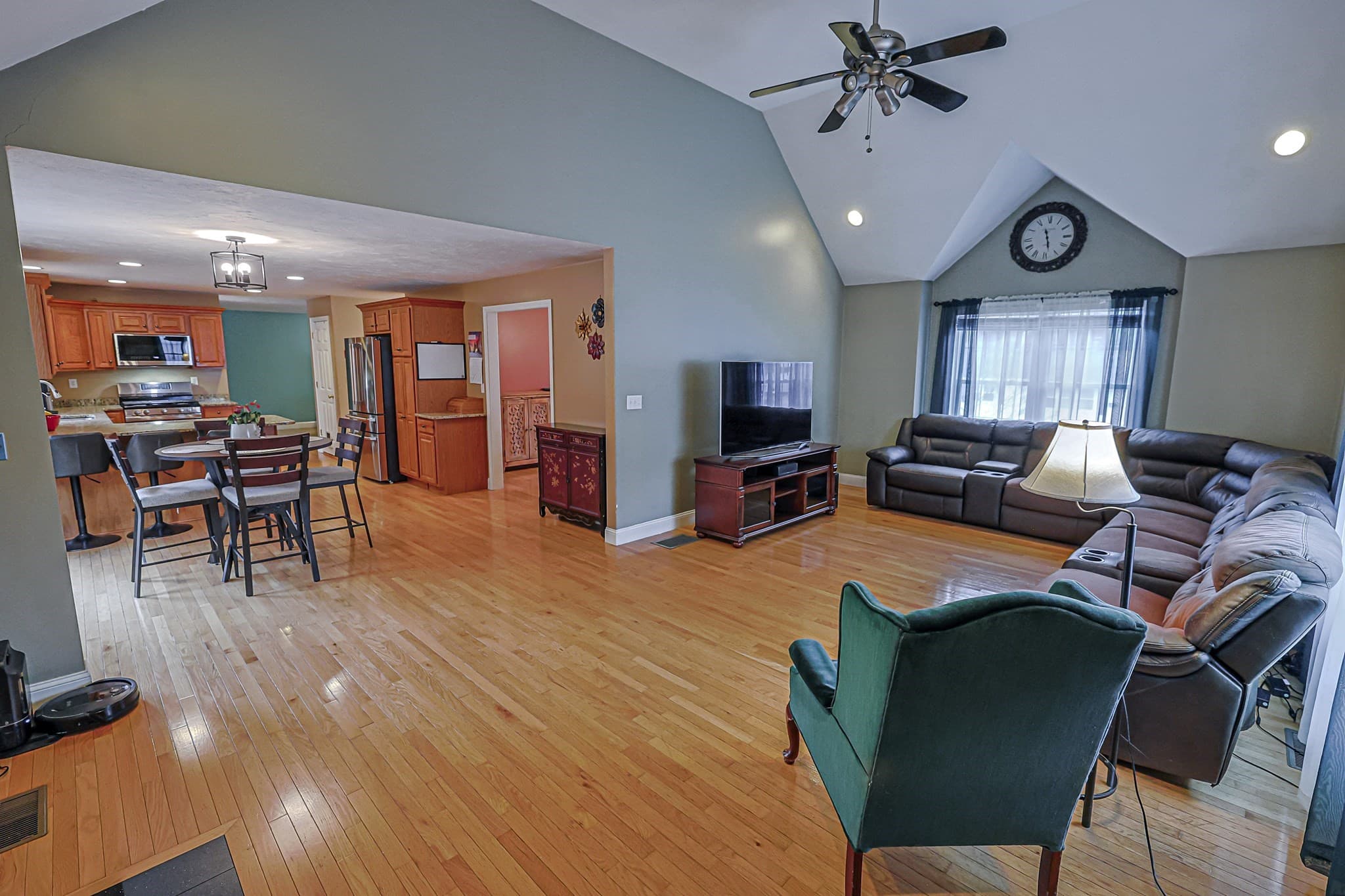 Single Family Residence at 91 Edgewood Ave, Haverhill MA 01832, Haverhill, photo 6 of 35