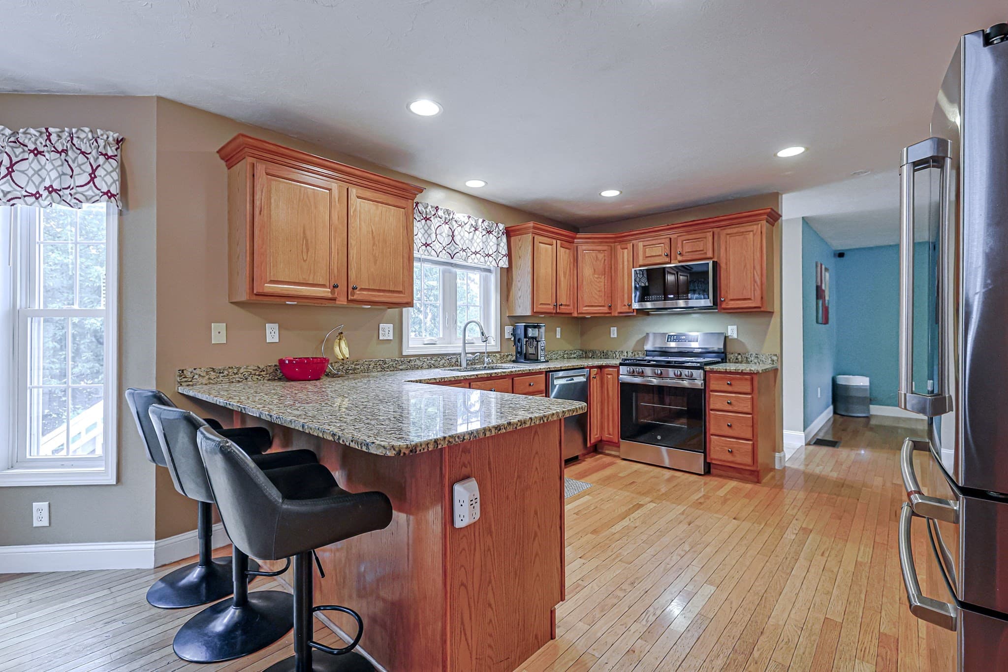 Single Family Residence at 91 Edgewood Ave, Haverhill MA 01832, Haverhill, photo 10 of 35