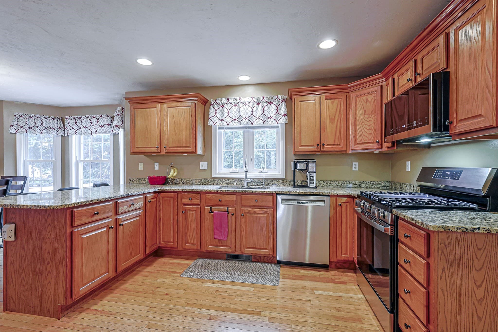 Single Family Residence at 91 Edgewood Ave, Haverhill MA 01832, Haverhill, photo 11 of 35