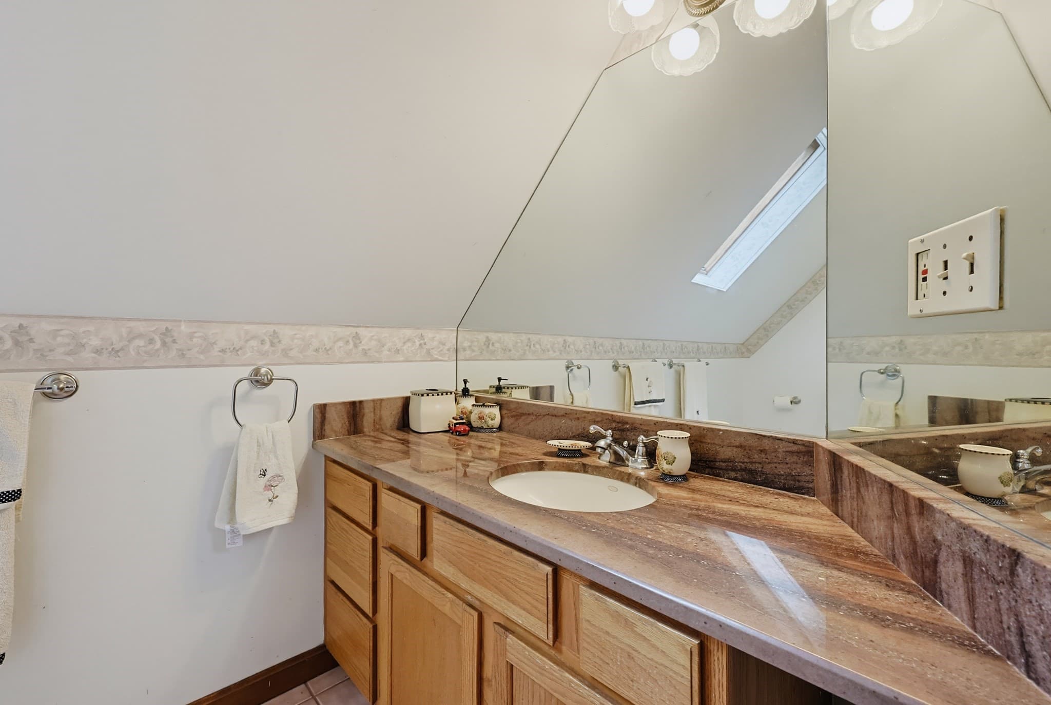 Single Family Residence at 29 Tiffany Dr, Randolph MA 02368, Randolph, photo 28 of 39
