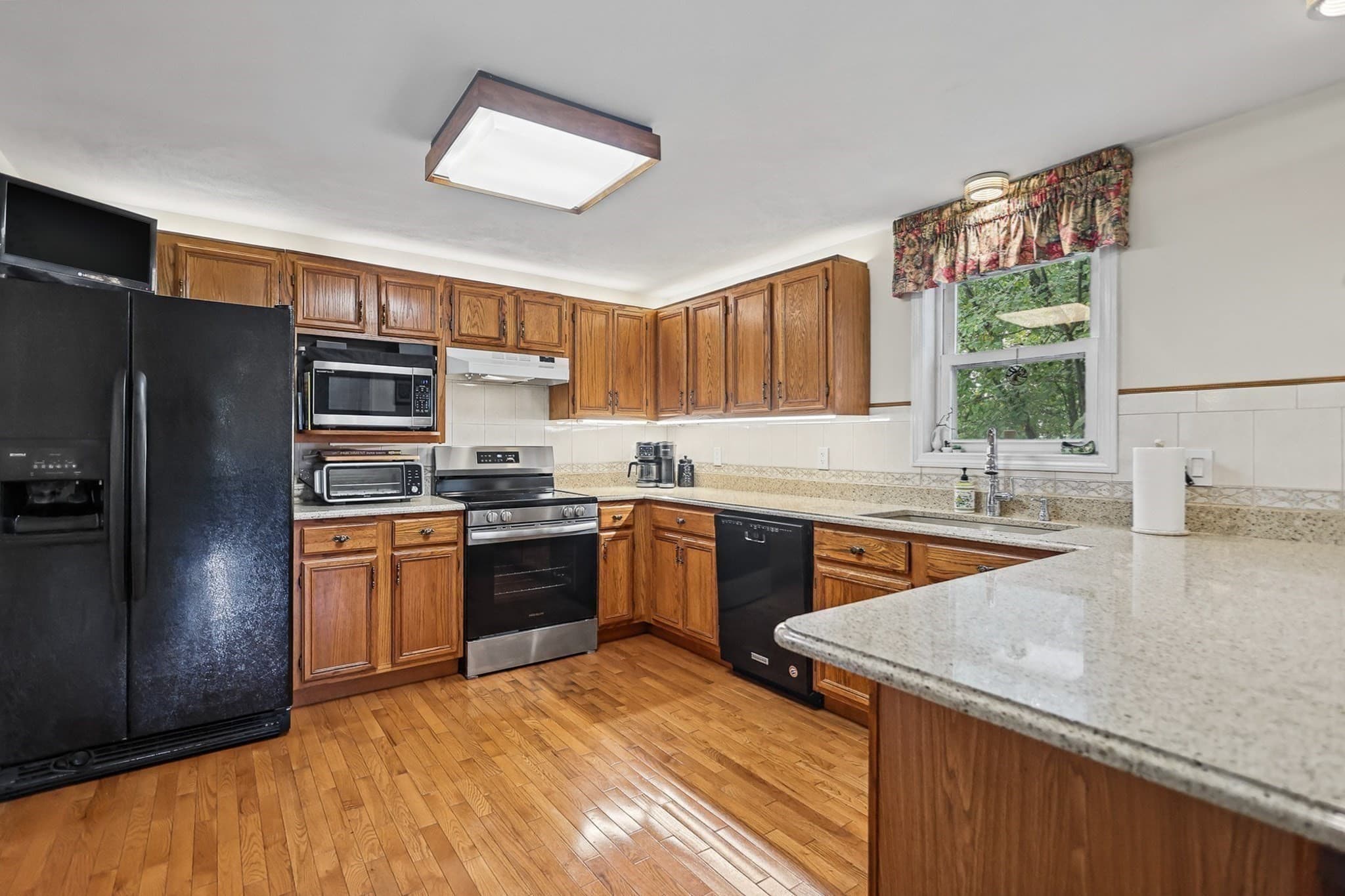 Single Family Residence at 23 Almeda Street, Haverhill MA 01830, Haverhill, photo 13 of 42