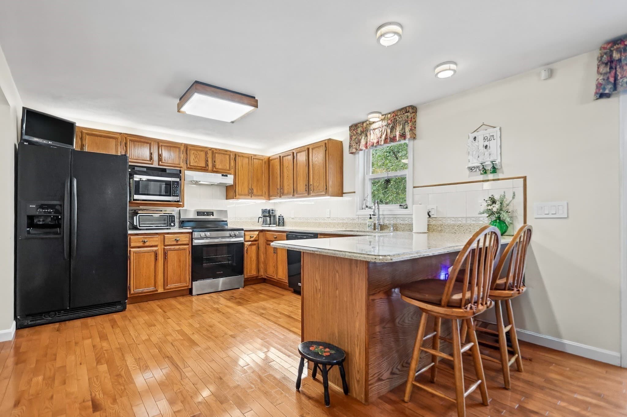 Single Family Residence at 23 Almeda Street, Haverhill MA 01830, Haverhill, photo 8 of 42