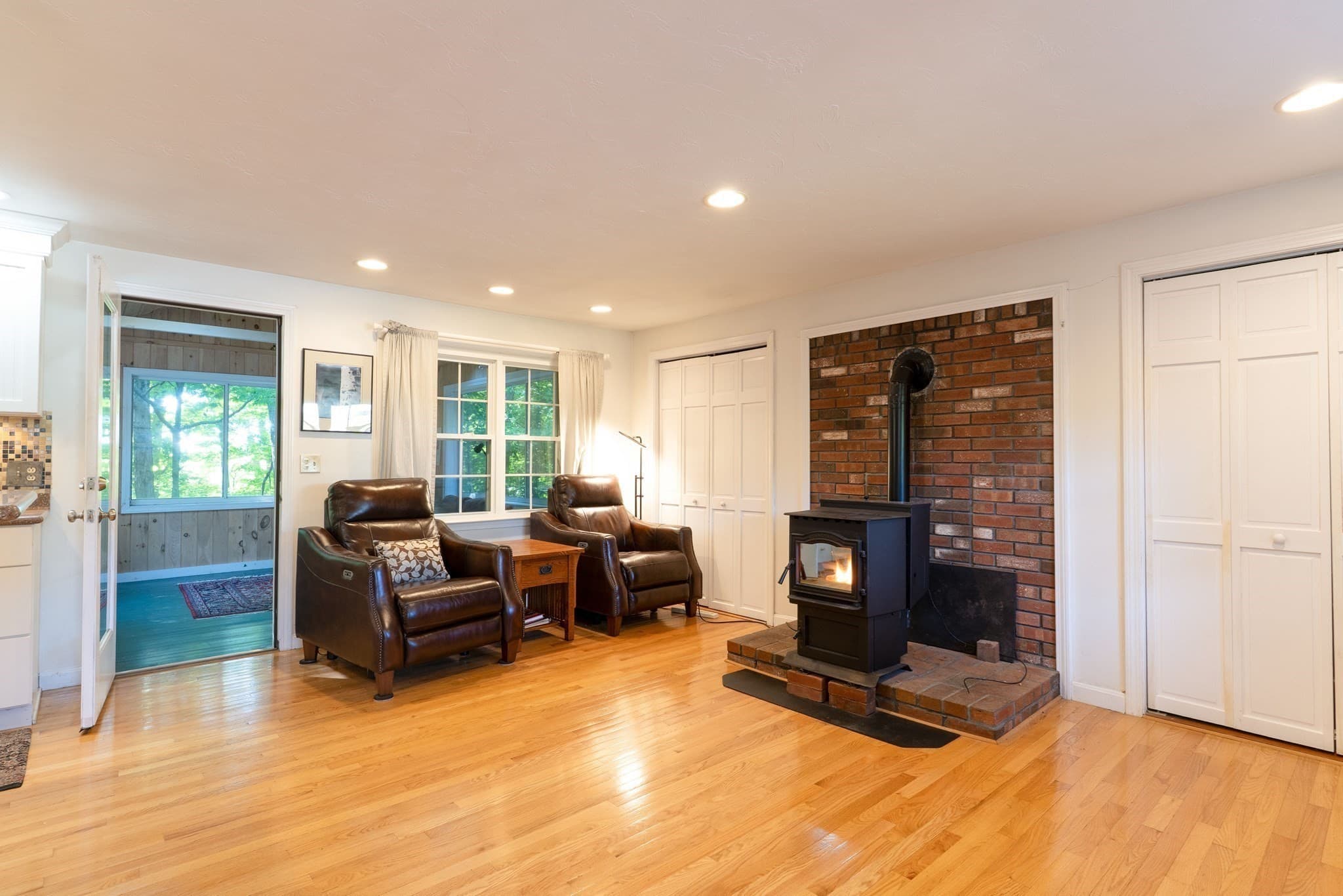 Single Family Residence at 74 Old Farm Rd, Sturbridge MA 01566, Sturbridge, photo 3 of 42