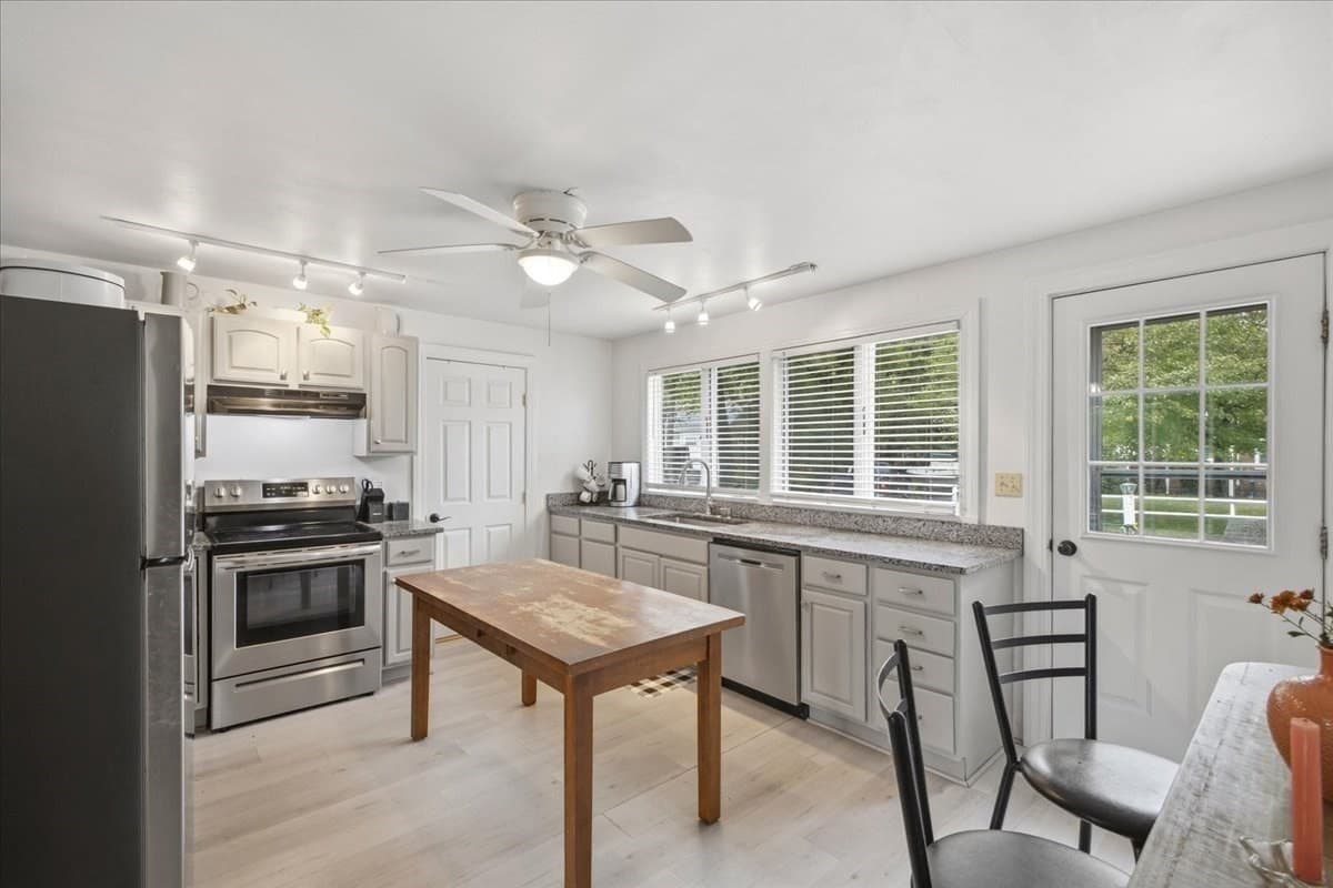 Single Family Residence at 33 Edgar Rd, Scituate MA 02066, Scituate, photo 7 of 38