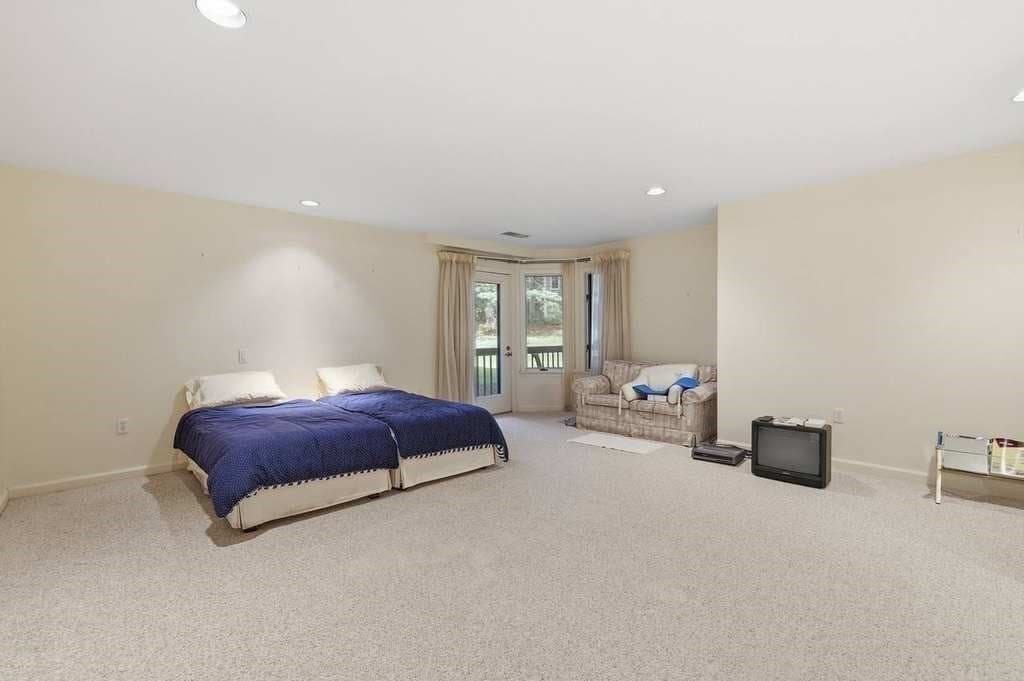 Condominium at 770 Salisbury St # 555, Worcester MA 01609, Worcester, photo 28 of 41