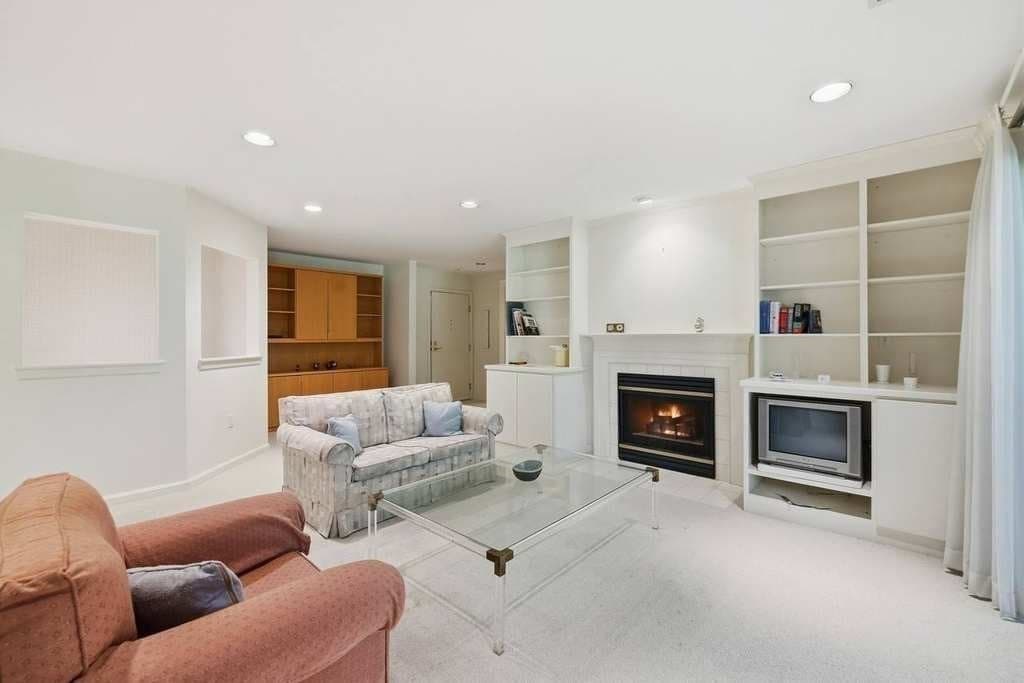 Condominium at 770 Salisbury St # 555, Worcester MA 01609, Worcester, photo 9 of 41