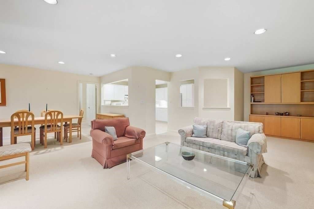 Condominium at 770 Salisbury St # 555, Worcester MA 01609, Worcester, photo 10 of 41