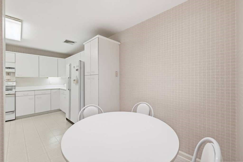 Condominium at 770 Salisbury St # 555, Worcester MA 01609, Worcester, photo 18 of 41