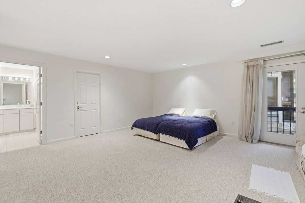 Condominium at 770 Salisbury St # 555, Worcester MA 01609, Worcester, photo 29 of 41