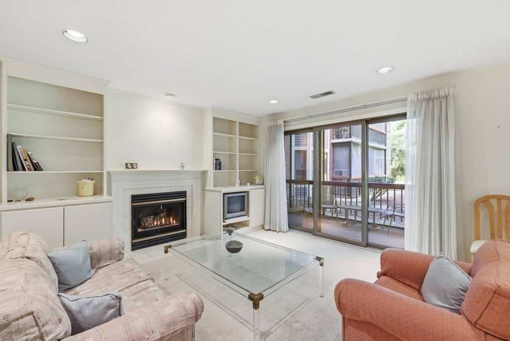 Condominium at 770 Salisbury St # 555, Worcester MA 01609, Worcester, photo 8 of 41