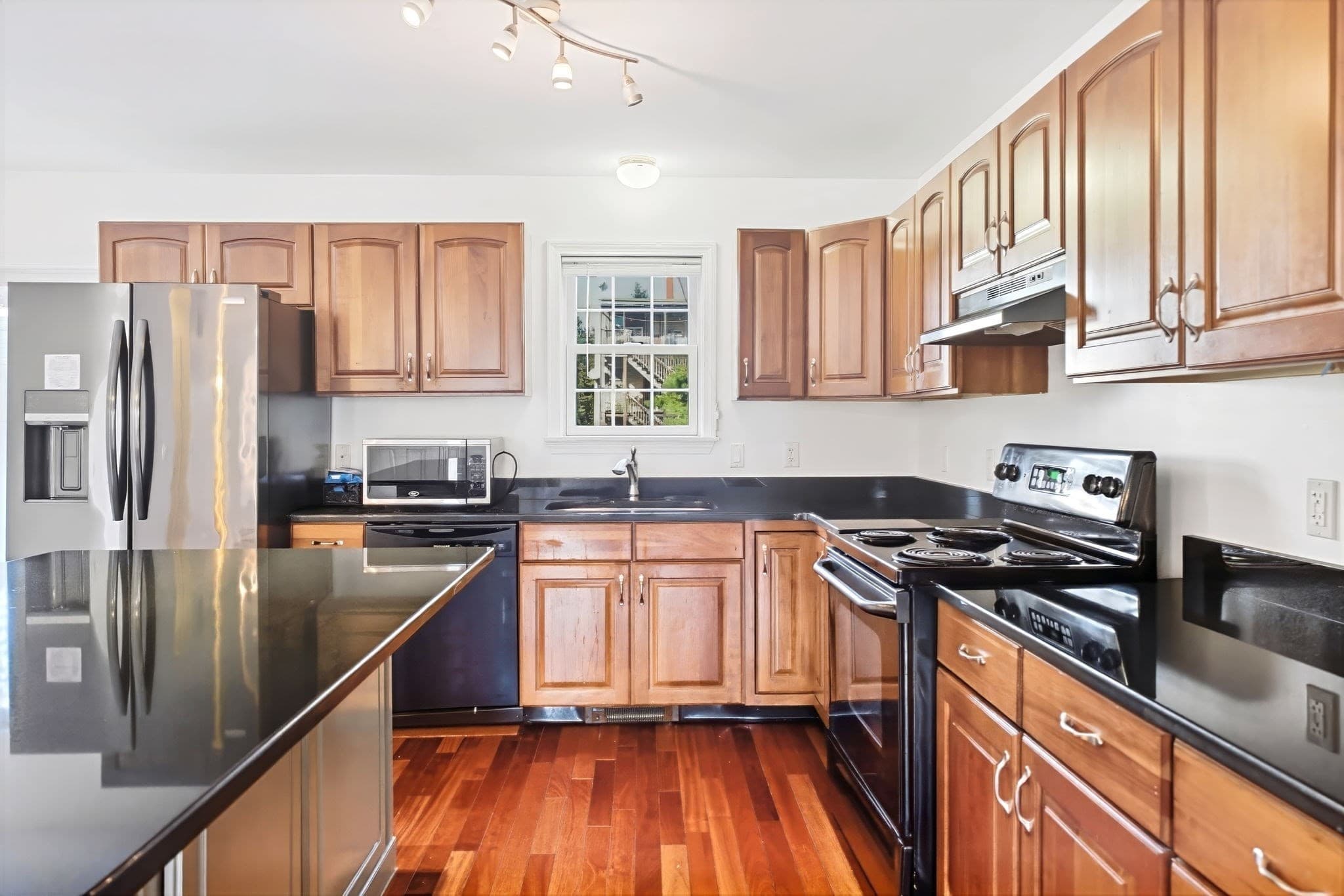 Single Family Residence at 174 Everett St, Boston MA 02128, Boston, photo 6 of 22