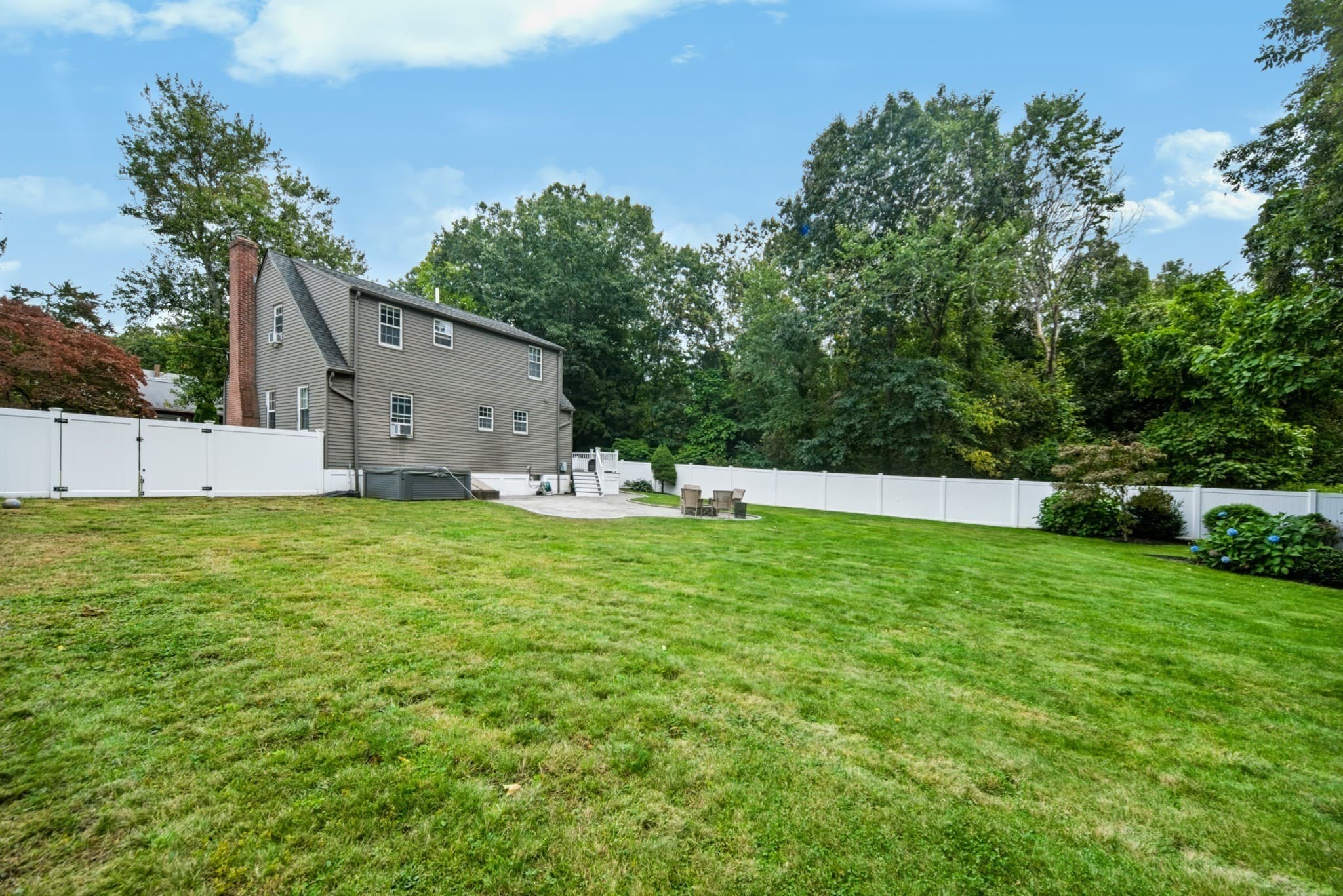 Single Family Residence at 14 Nelson St, Hopedale MA 01747, Hopedale, photo 6 of 39