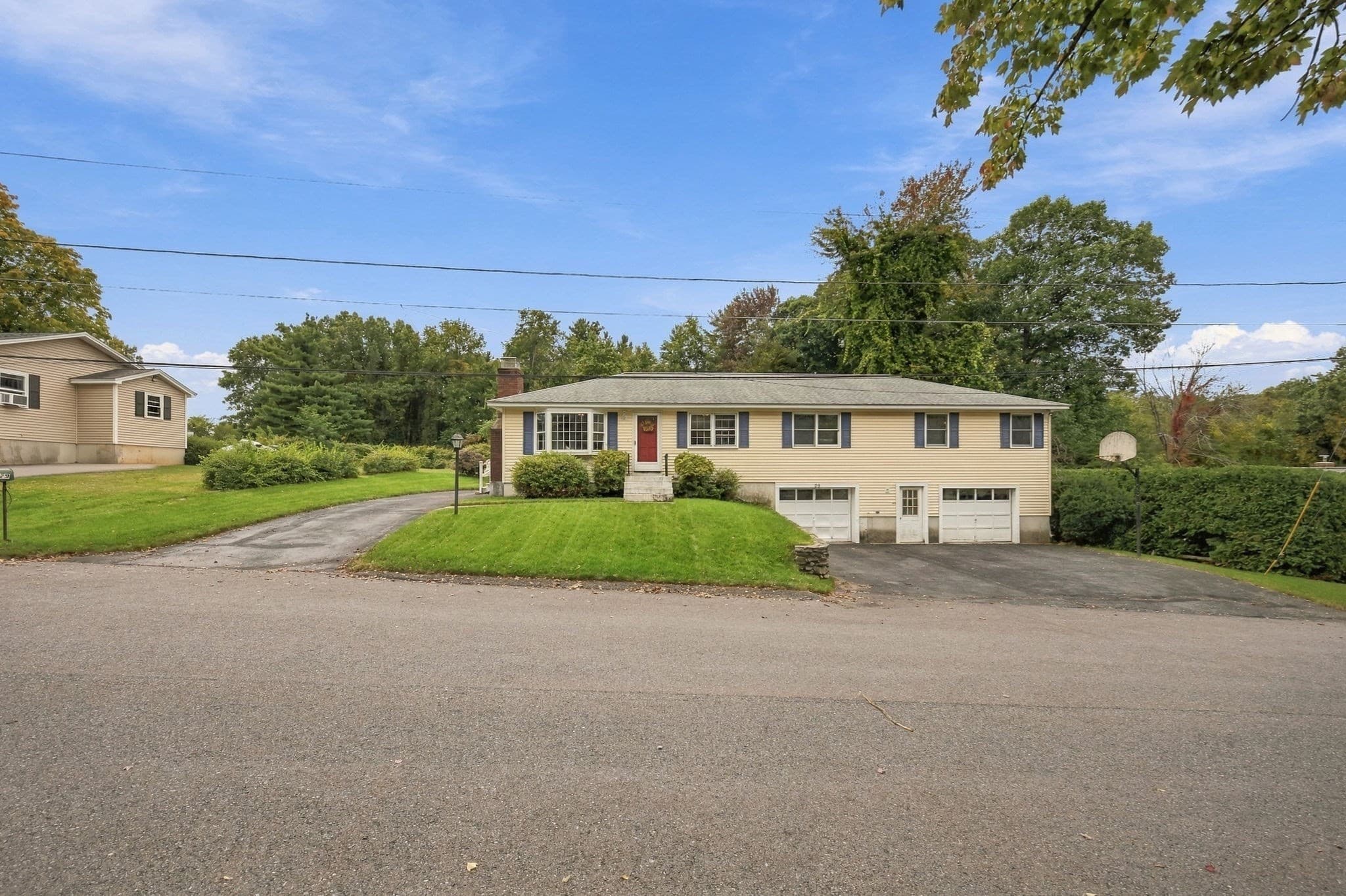 Single Family Residence at 29 Dale Ave, Leominster MA 01453, Leominster, photo 3 of 42