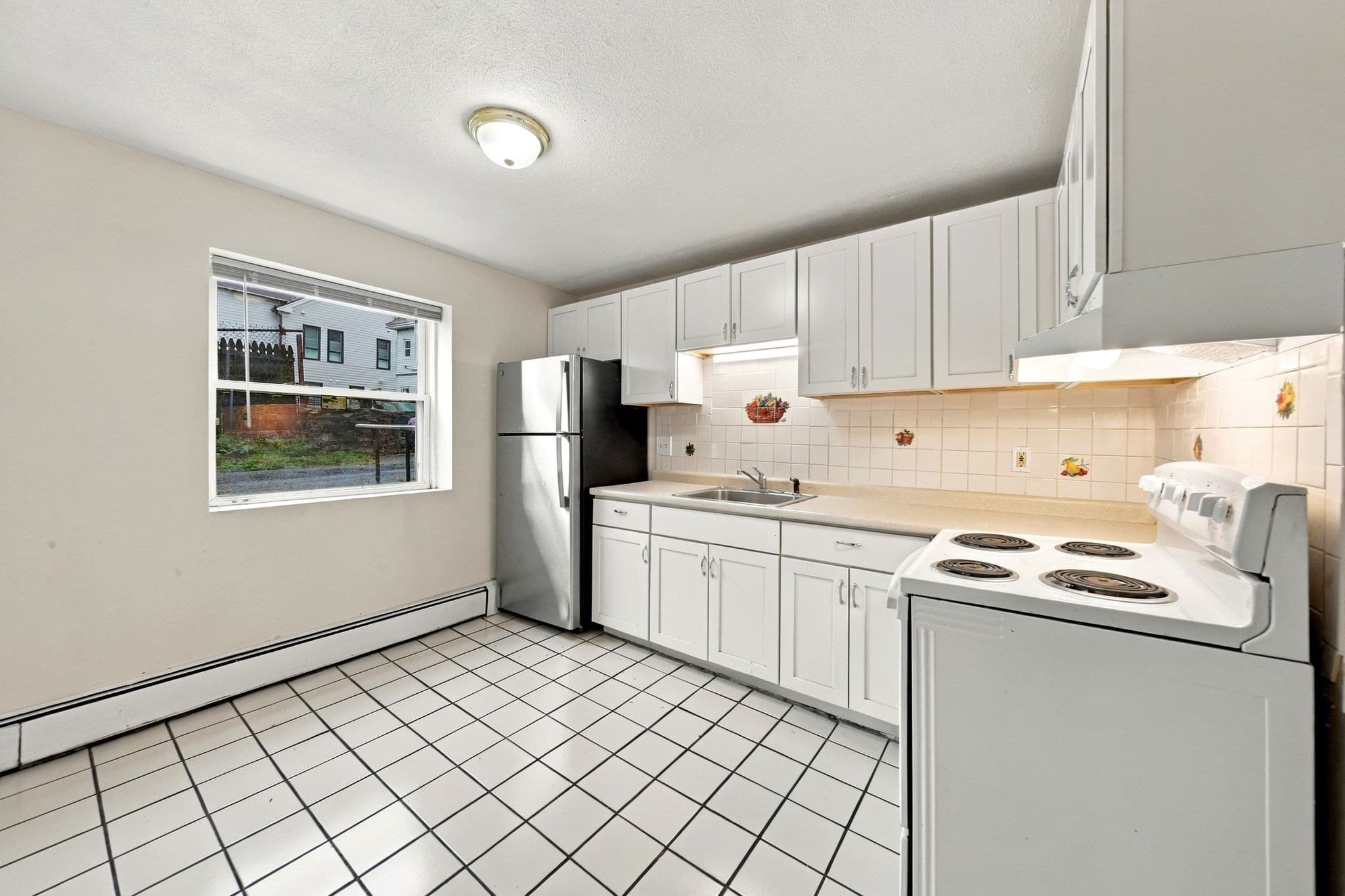 Condominium at 5 Melbourne St # 2, Boston MA 02124, Boston, photo 6 of 26