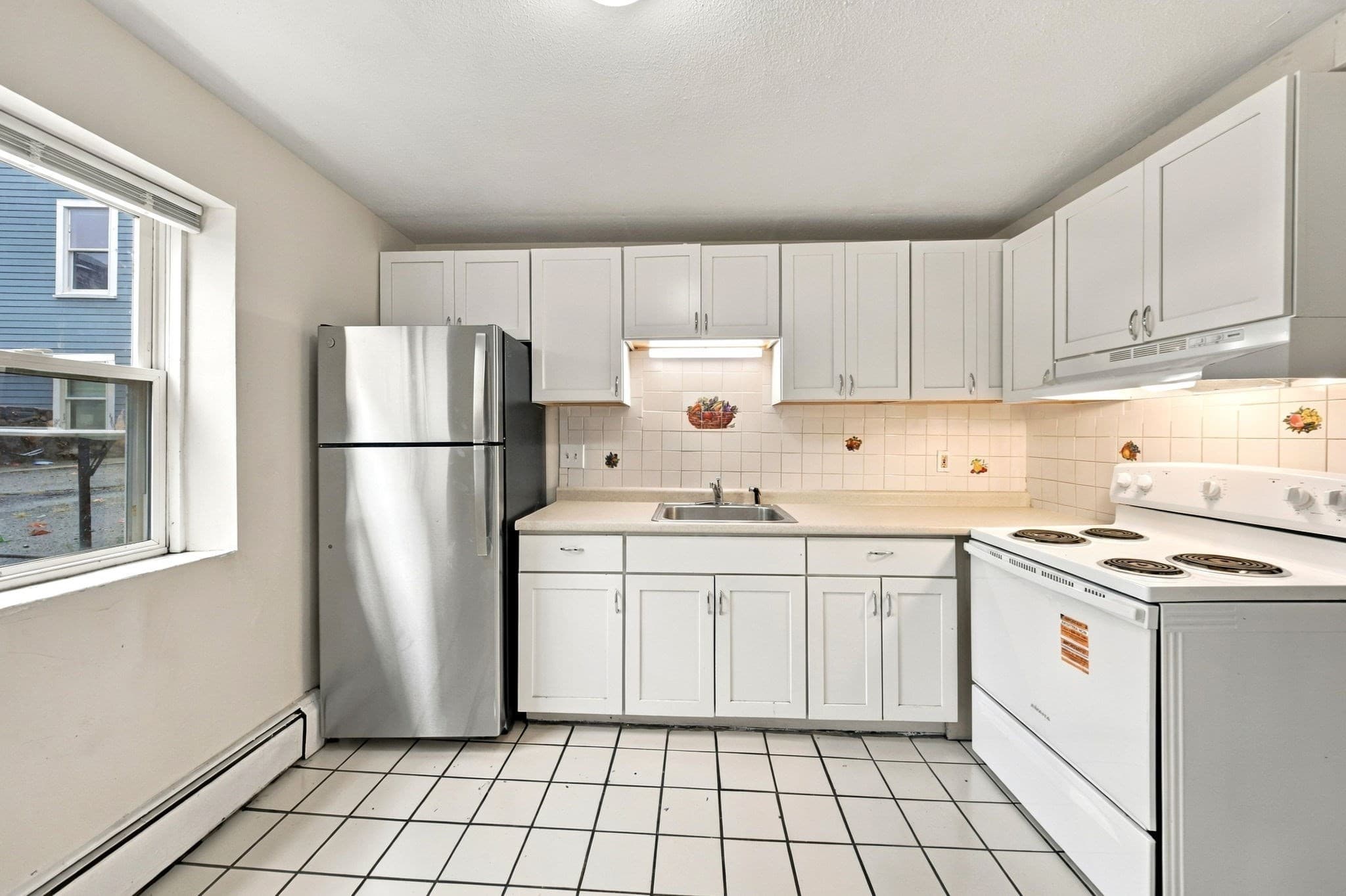 Condominium at 5 Melbourne St # 2, Boston MA 02124, Boston, photo 7 of 26