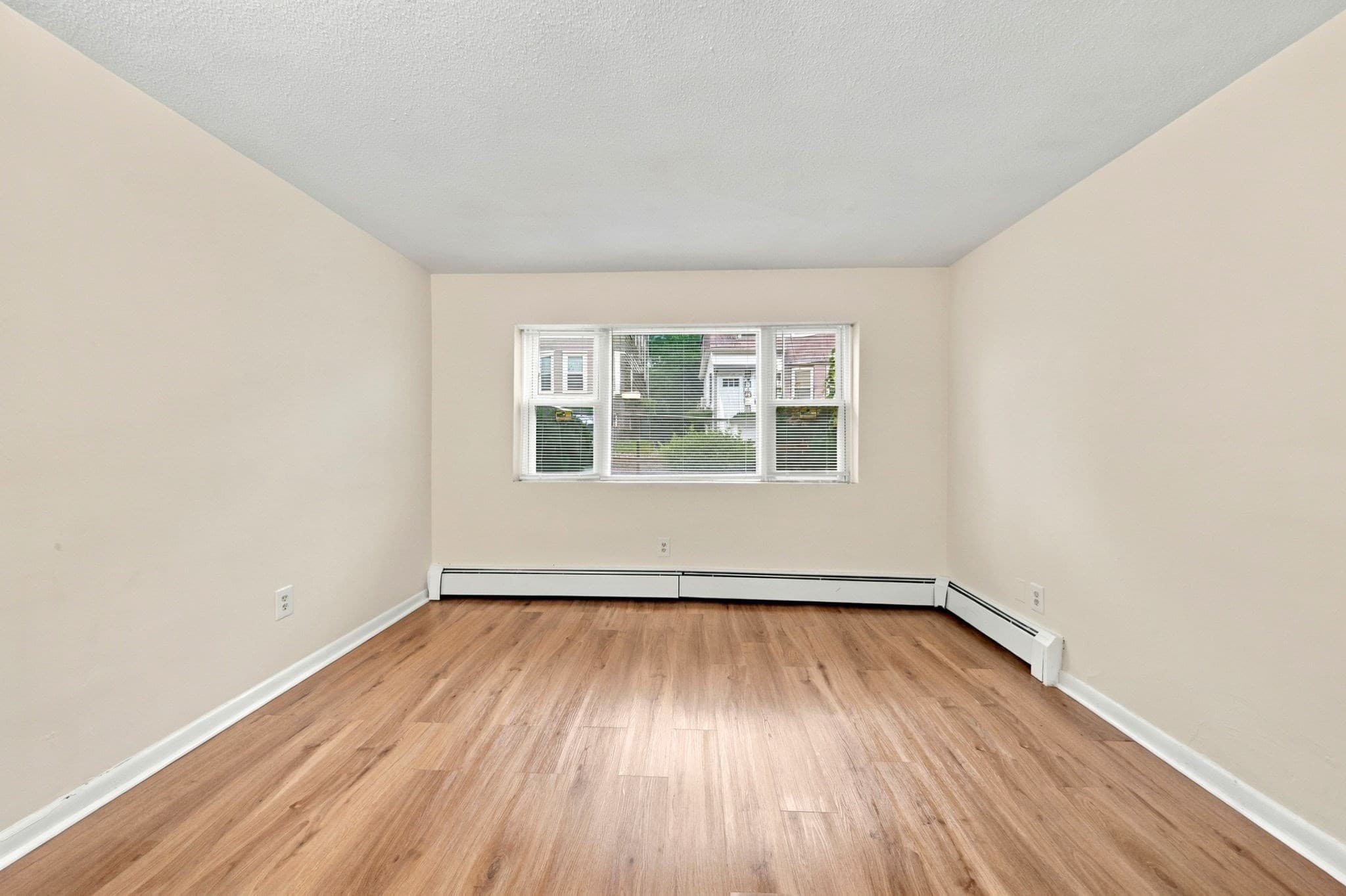 Condominium at 5 Melbourne St # 2, Boston MA 02124, Boston, photo 11 of 26