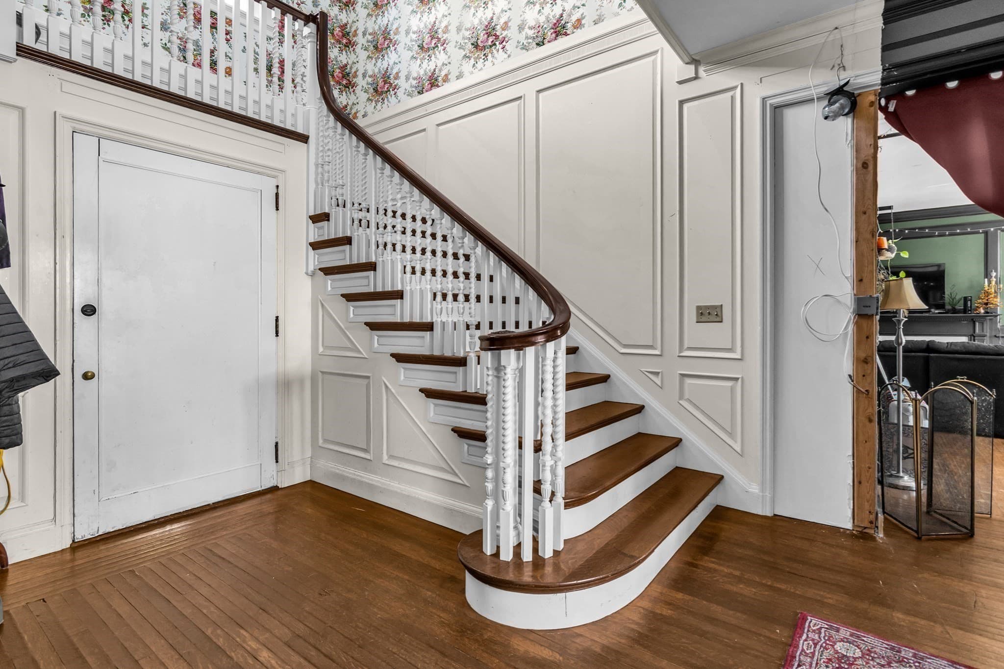 Single Family Residence at 43 Whitehall Cir, Beverly MA 01915, Beverly, photo 6 of 24