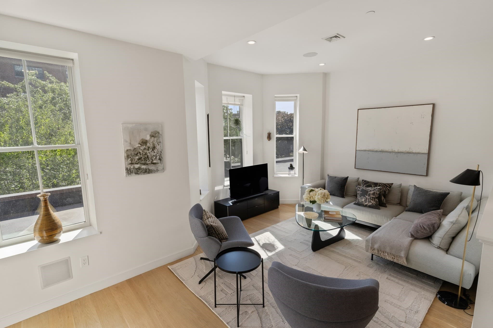 Condominium at 429 Columbus Ave # 2, Boston MA 02116, Boston, photo 2 of 17