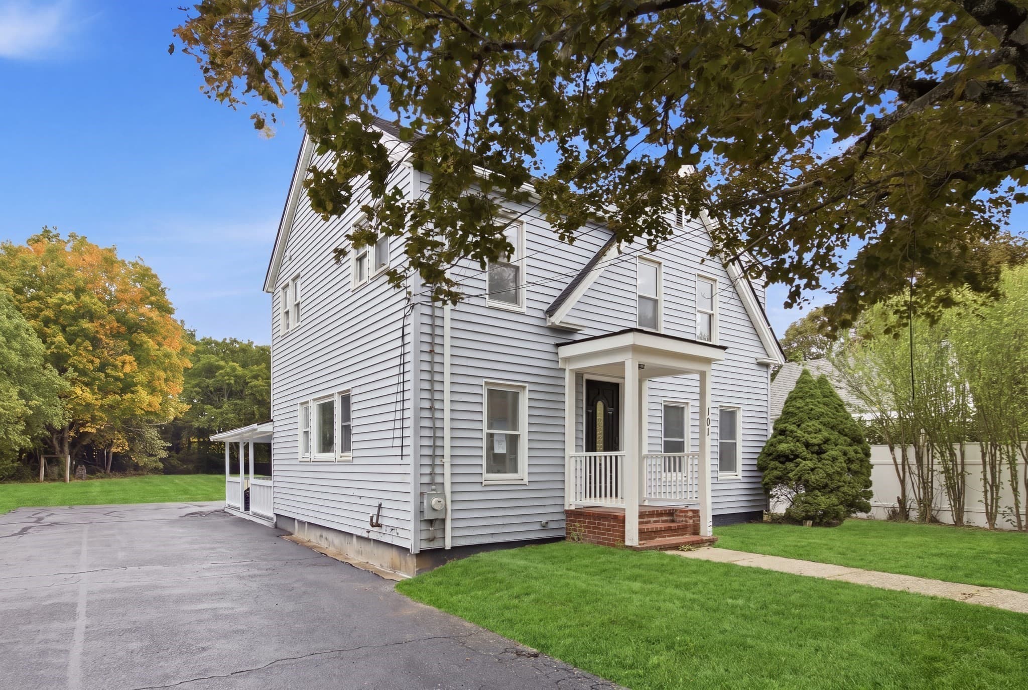 Single Family Residence at 101 Central St, Rockland MA 02370, Rockland, photo 2 of 21