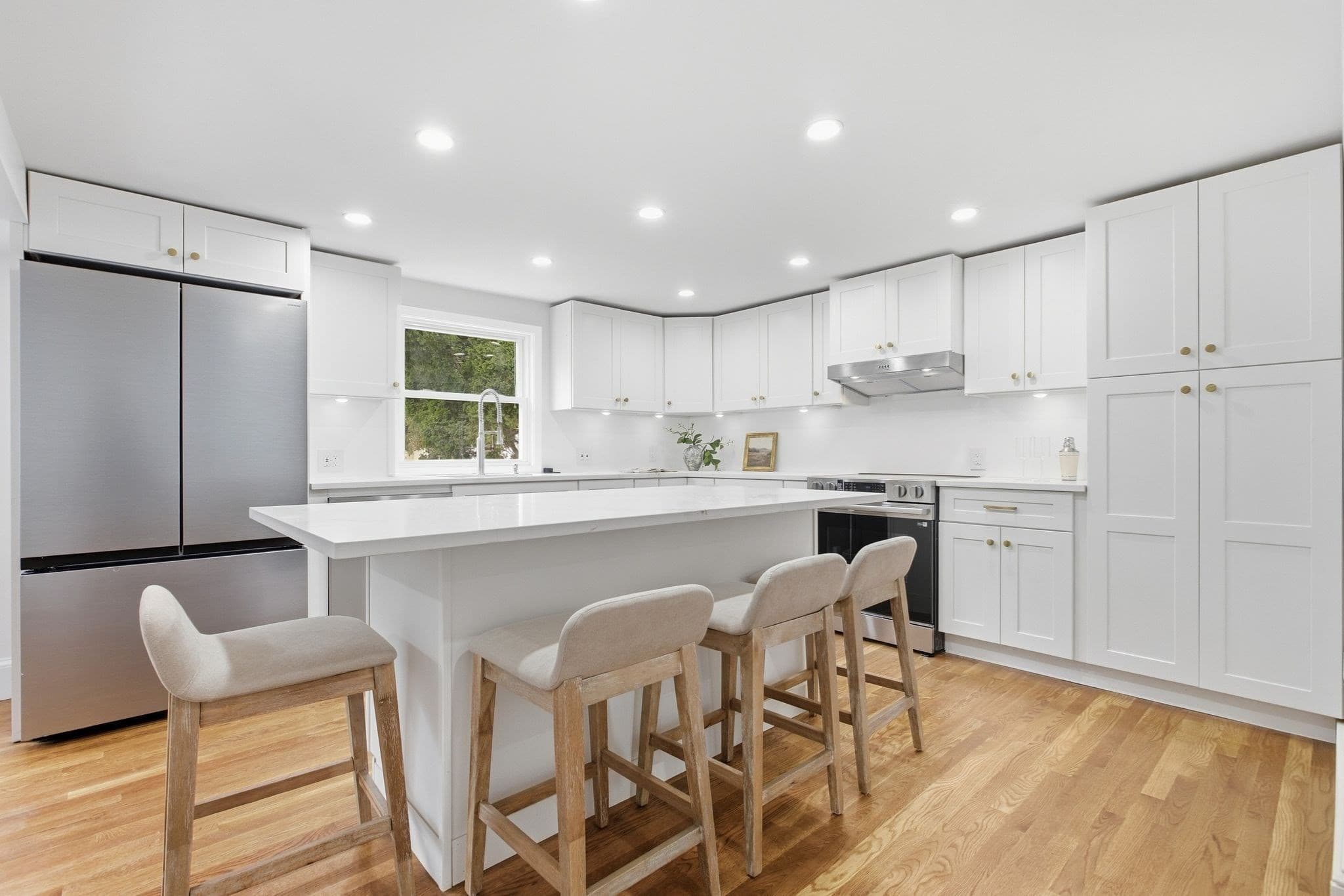 Single Family Residence at 101 Central St, Rockland MA 02370, Rockland, photo 3 of 21