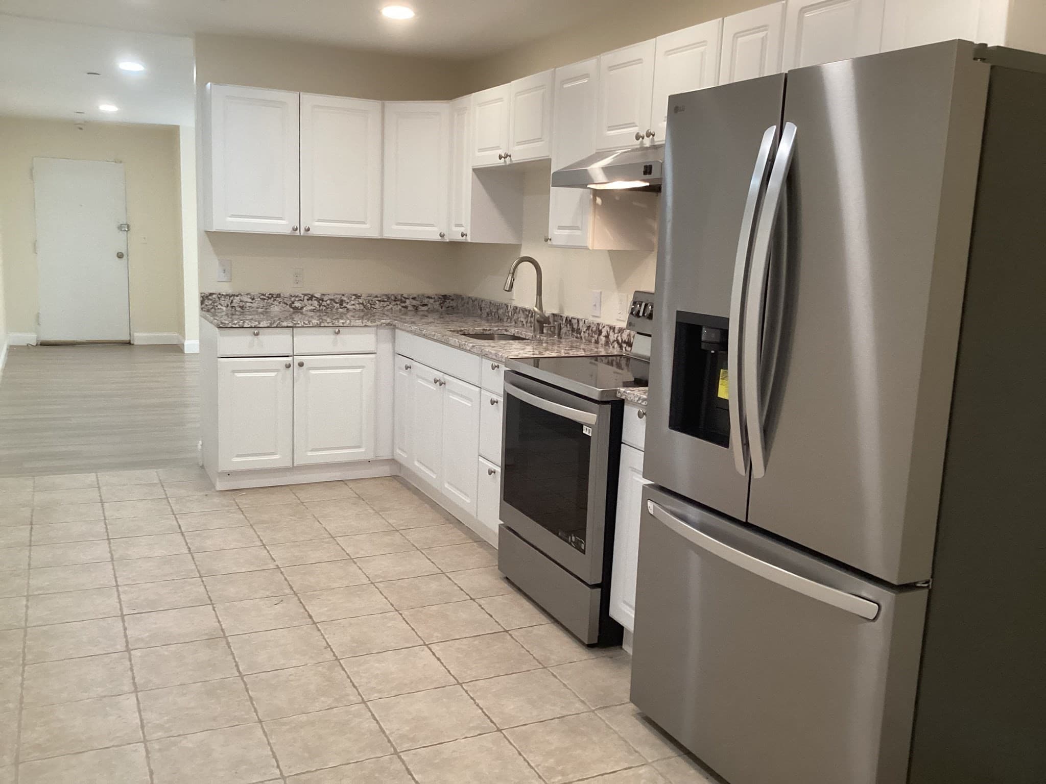 Stock Cooperative at 566 Commonwealth Ave # L101, Boston MA 02215, Boston, photo 2 of 16