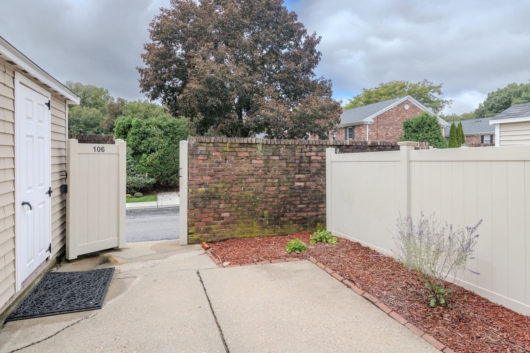 Condominium at 106 Windsor Drive # 106, Framingham MA 01701, Framingham, photo 16 of 22