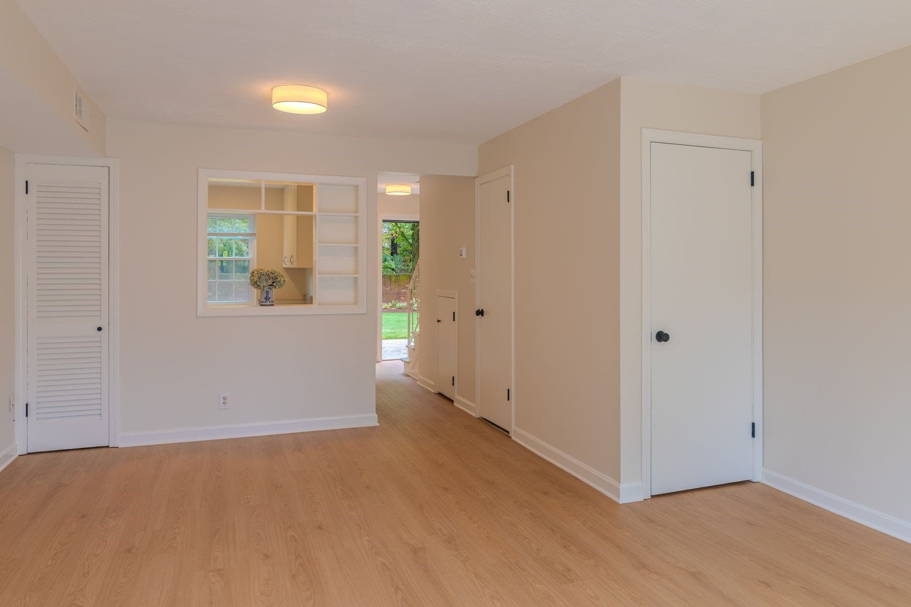 Condominium at 106 Windsor Drive # 106, Framingham MA 01701, Framingham, photo 12 of 22