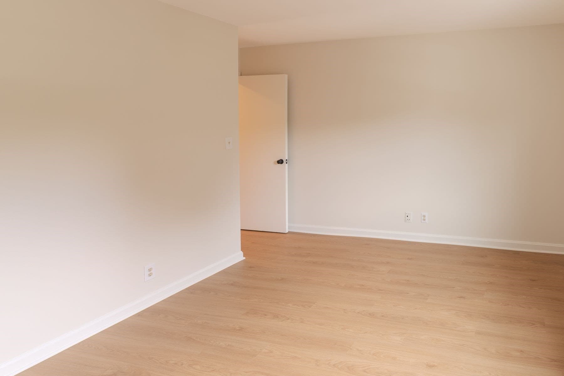 Condominium at 106 Windsor Drive # 106, Framingham MA 01701, Framingham, photo 5 of 22