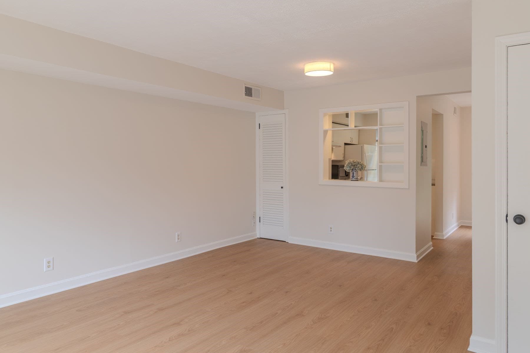 Condominium at 106 Windsor Drive # 106, Framingham MA 01701, Framingham, photo 11 of 22