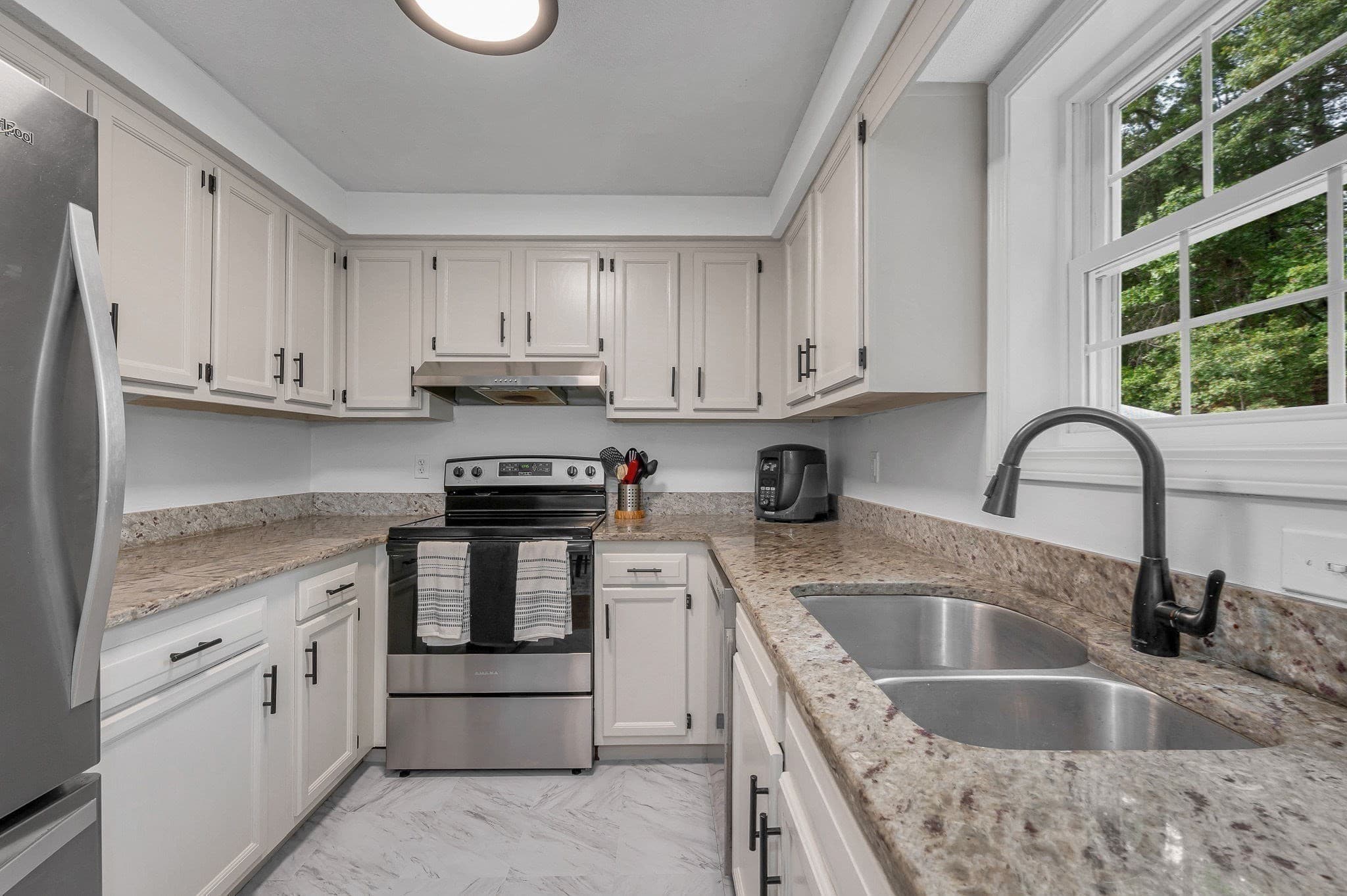 Condominium at 34 Lowell Rd # 15, Pepperell MA 01463, Pepperell, photo 5 of 33