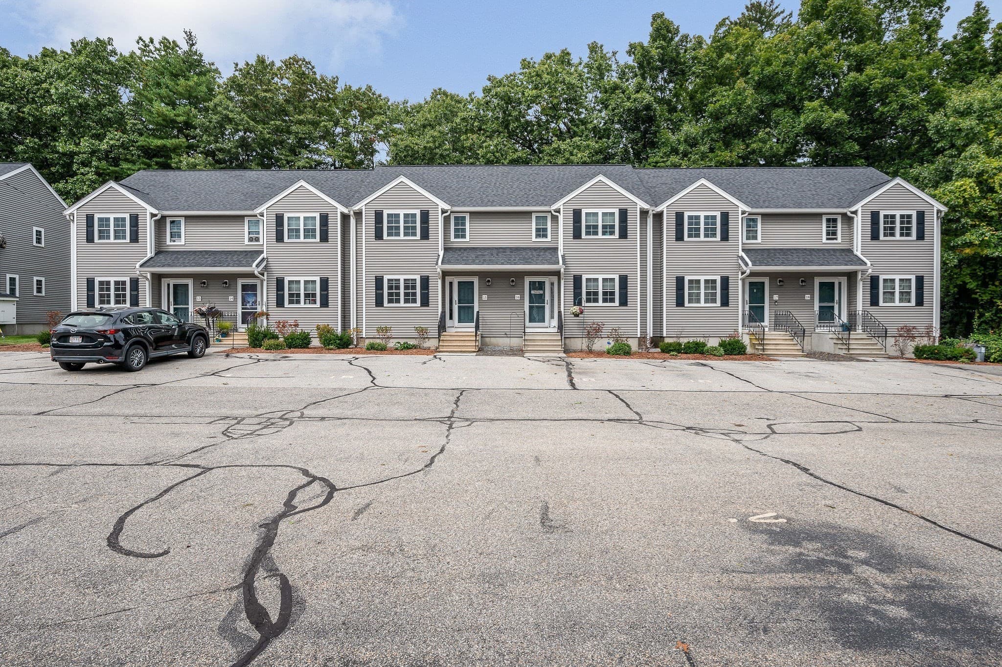 Condominium at 34 Lowell Rd # 15, Pepperell MA 01463, Pepperell, photo 4 of 33