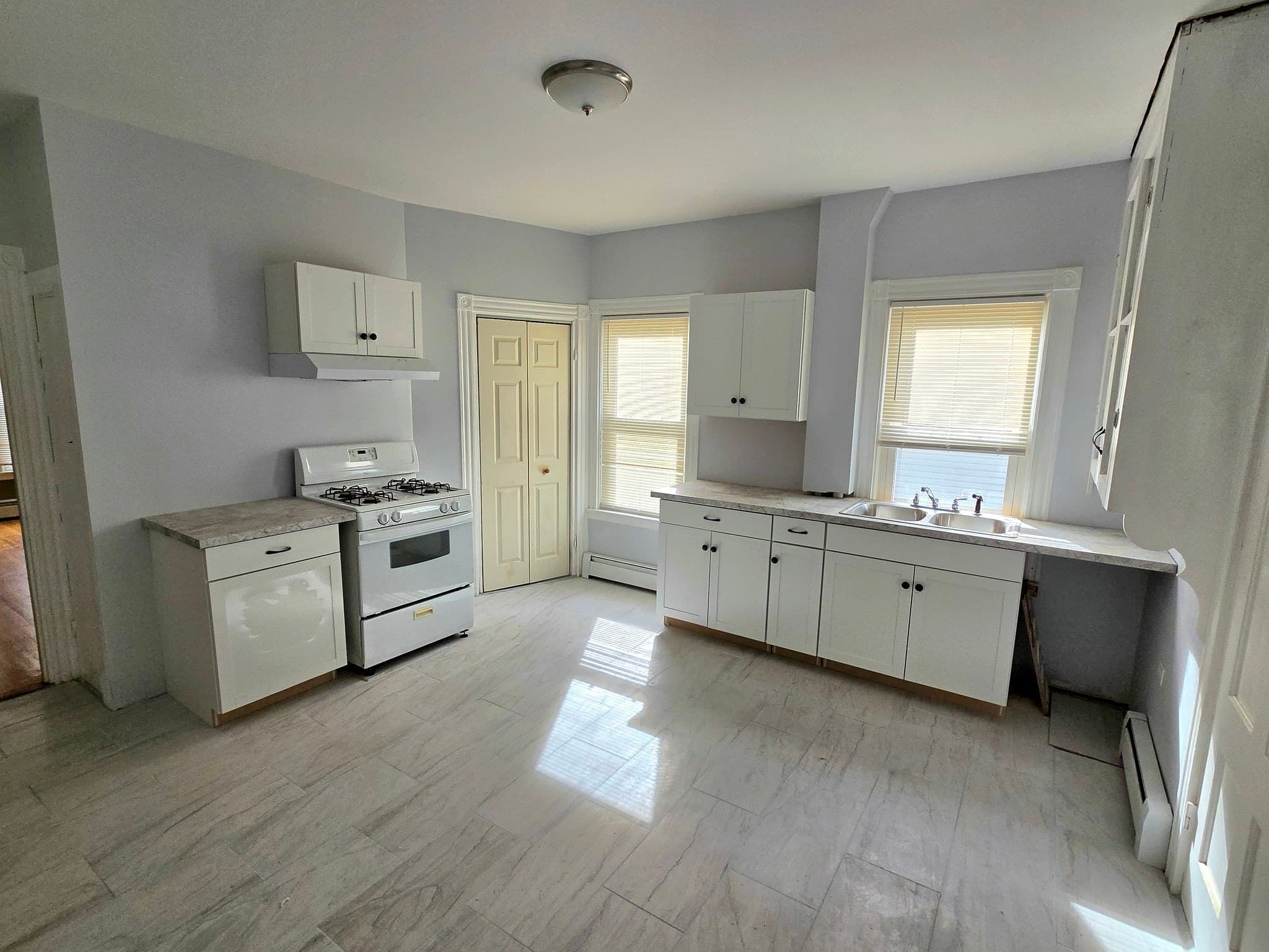 Multi Family at 313 Orchard St, New Bedford MA 02740, New Bedford, photo 3 of 17