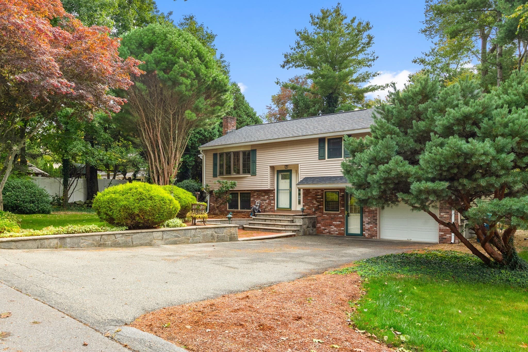 Single Family Residence at 42 Freeport Dr, Burlington MA 01803, Burlington, photo 3 of 38