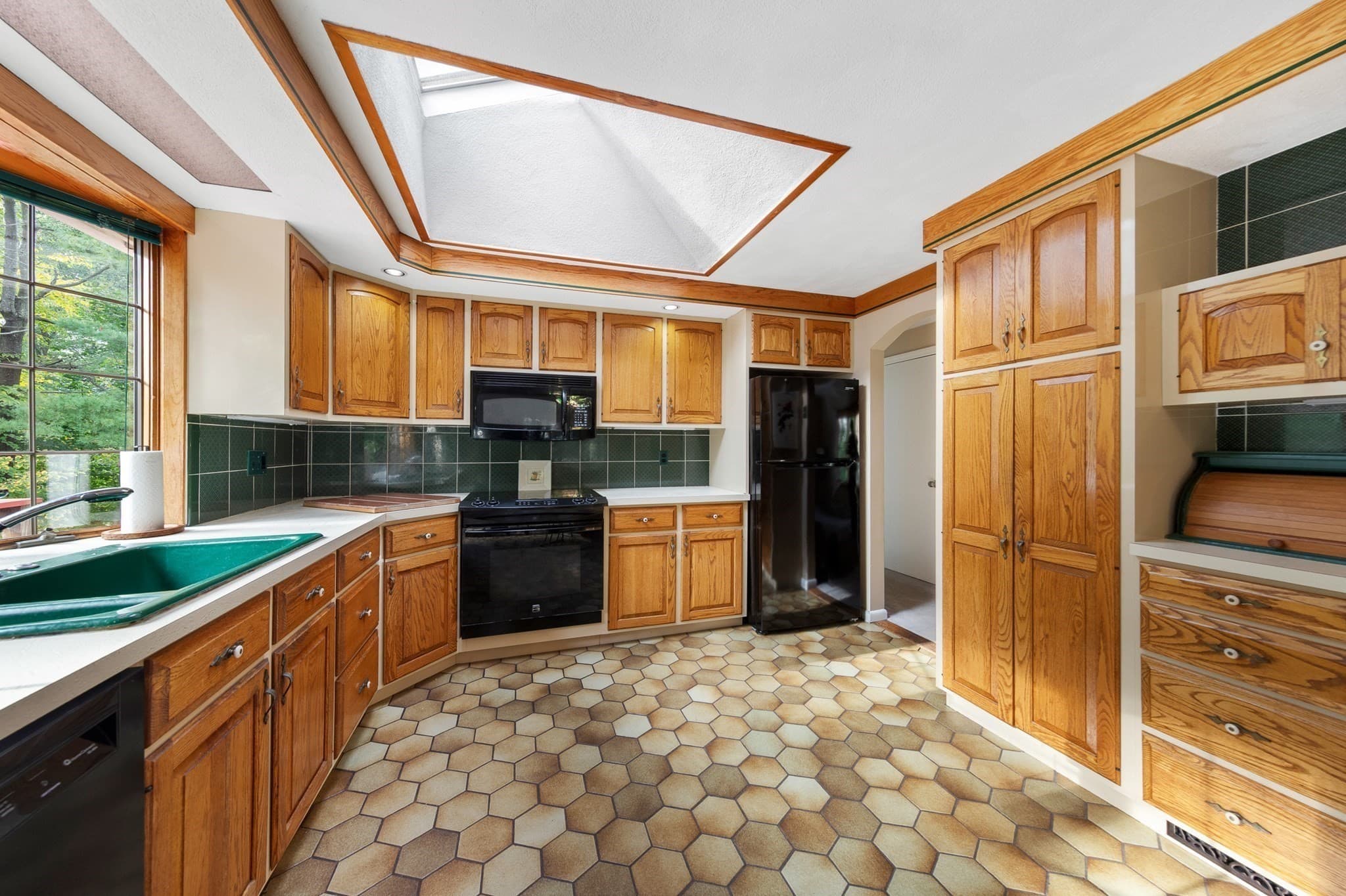 Single Family Residence at 42 Freeport Dr, Burlington MA 01803, Burlington, photo 9 of 38