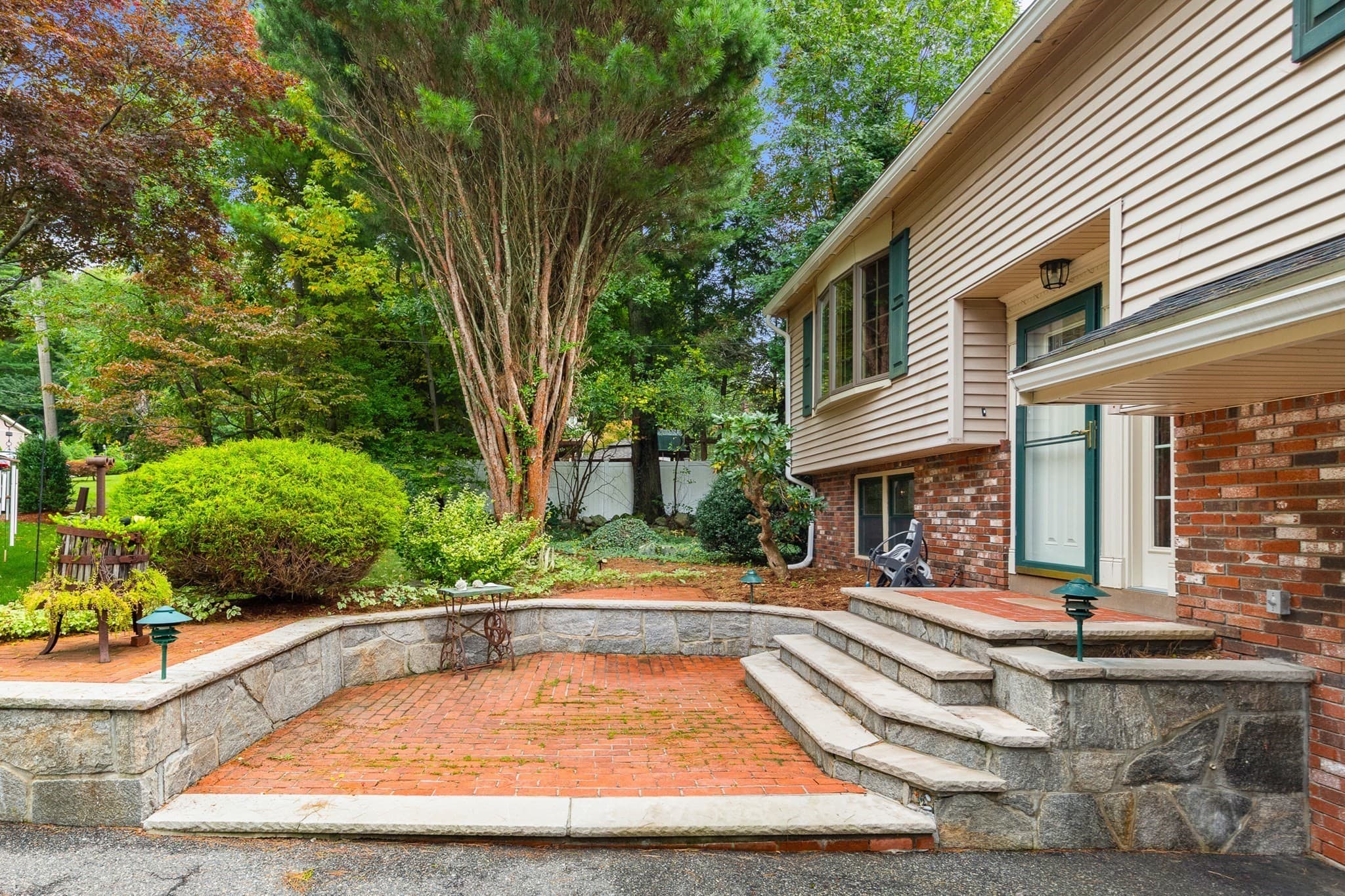 Single Family Residence at 42 Freeport Dr, Burlington MA 01803, Burlington, photo 4 of 38