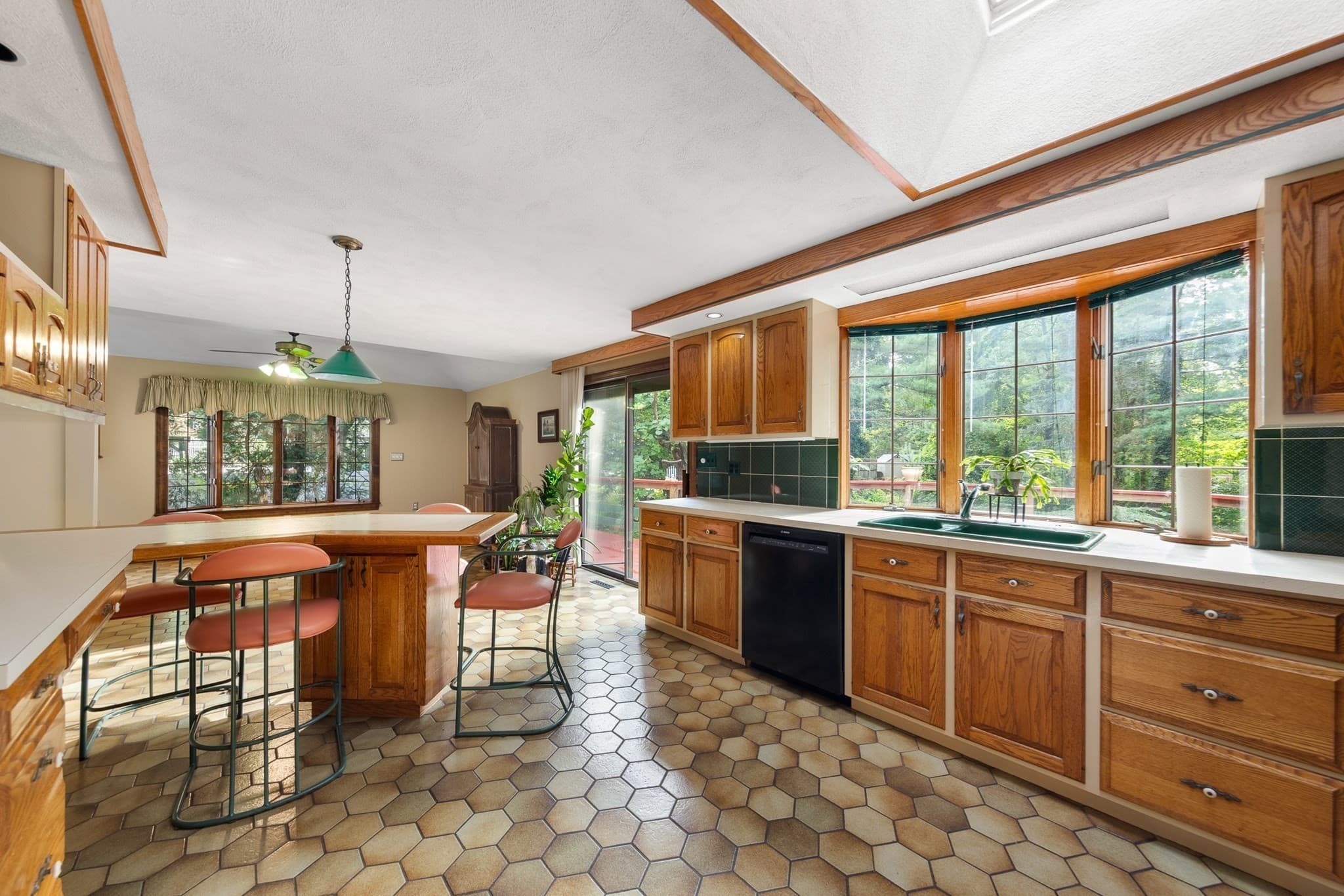 Single Family Residence at 42 Freeport Dr, Burlington MA 01803, Burlington, photo 8 of 38