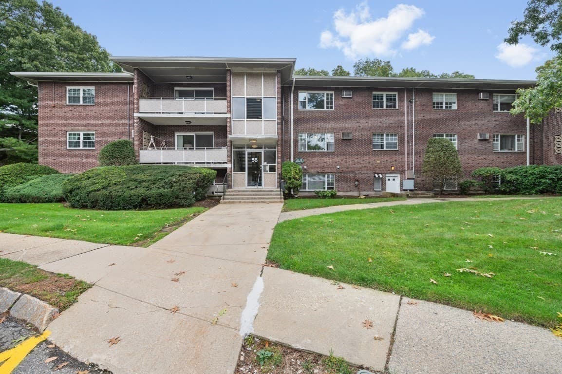 Condominium at 56 Jacqueline Rd # 8, Waltham MA 02452, Waltham, photo 2 of 19