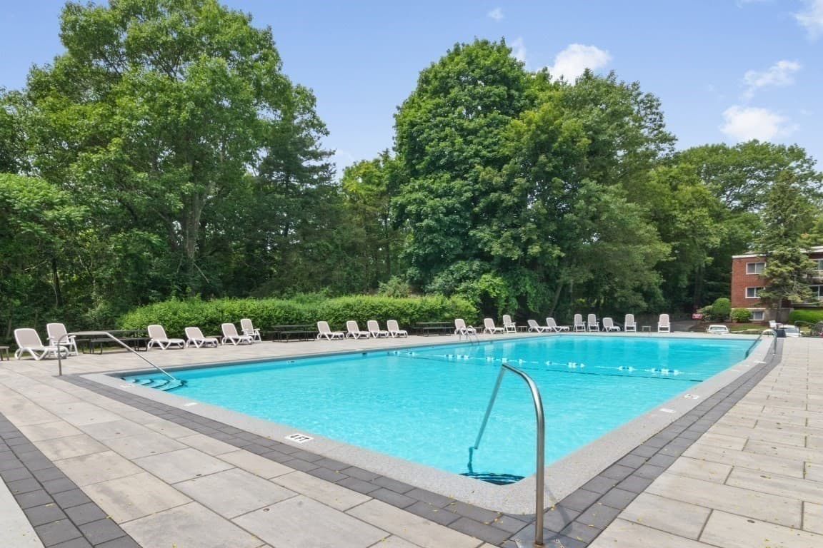Condominium at 56 Jacqueline Rd # 8, Waltham MA 02452, Waltham, photo 17 of 19