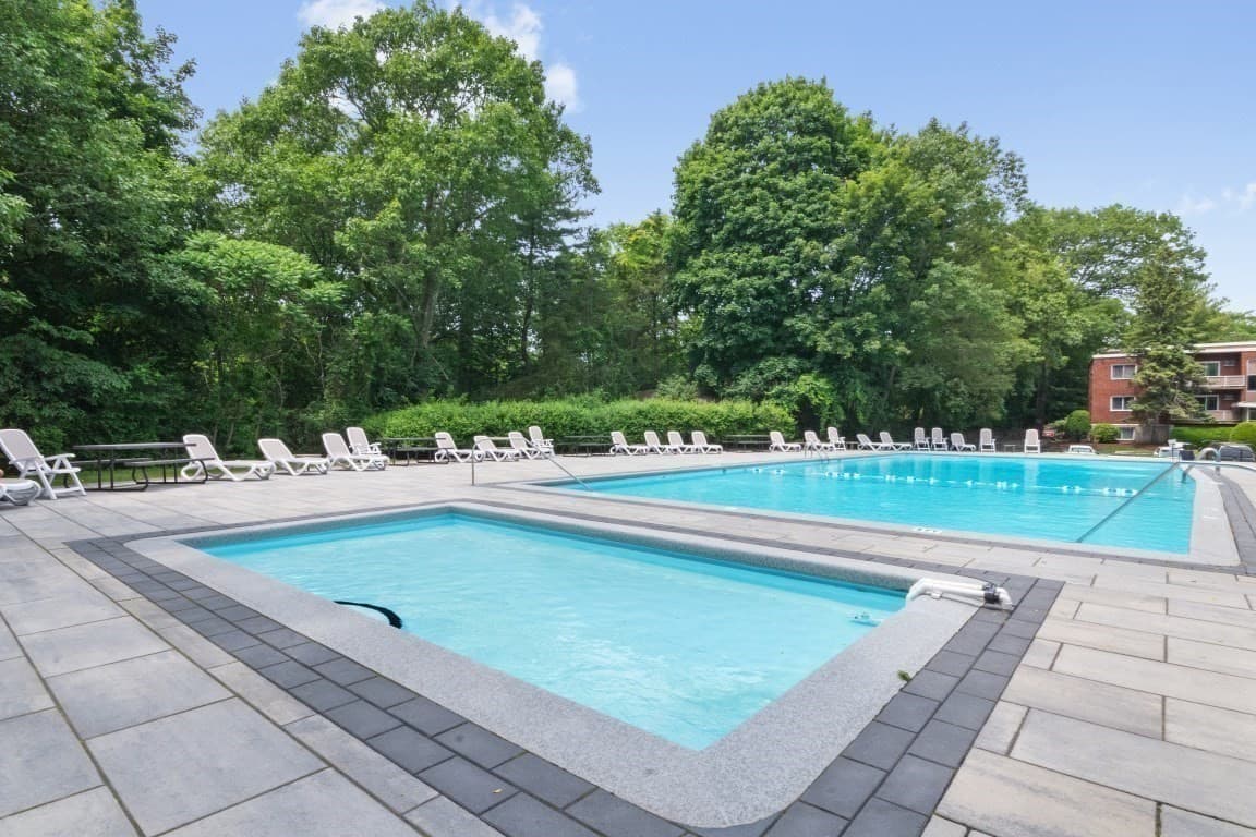 Condominium at 56 Jacqueline Rd # 8, Waltham MA 02452, Waltham, photo 16 of 19