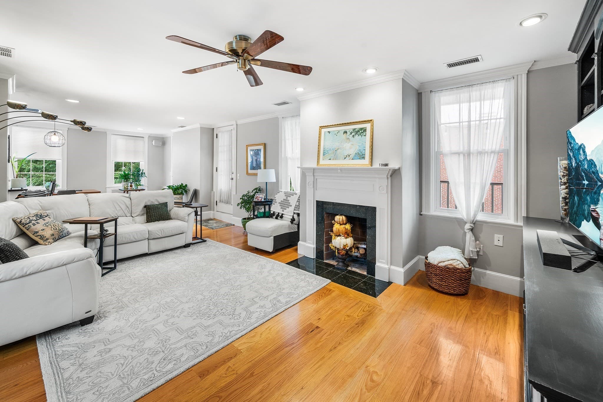Condominium at 54 Chestnut St # 3, Boston MA 02129, Boston, photo 3 of 31