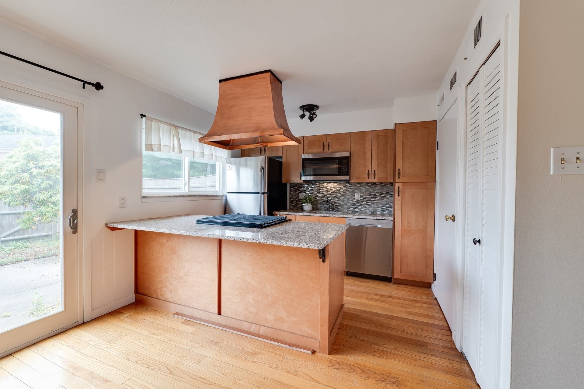 Condominium at 1173 Dickinson St # 1173, Springfield MA 01108, Springfield, photo 7 of 34