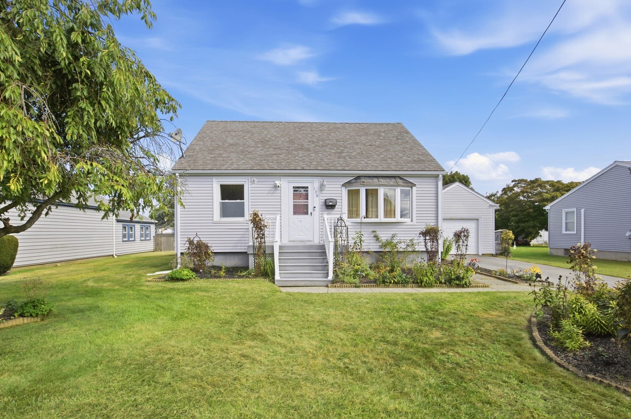 136 Durfee Road, Tiverton RI 02878