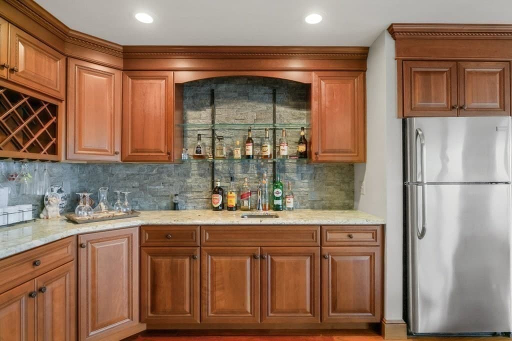 Single Family Residence at 68 Seaview Ave, Swansea MA 02777, Swansea, photo 6 of 40