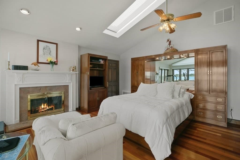 Single Family Residence at 68 Seaview Ave, Swansea MA 02777, Swansea, photo 18 of 40