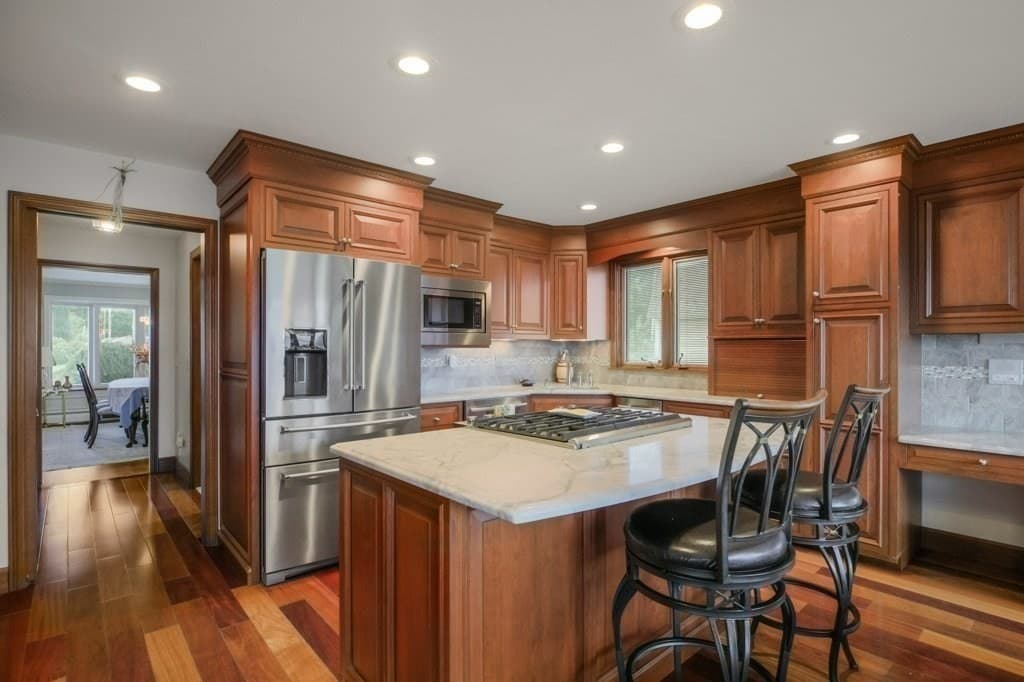 Single Family Residence at 68 Seaview Ave, Swansea MA 02777, Swansea, photo 8 of 40