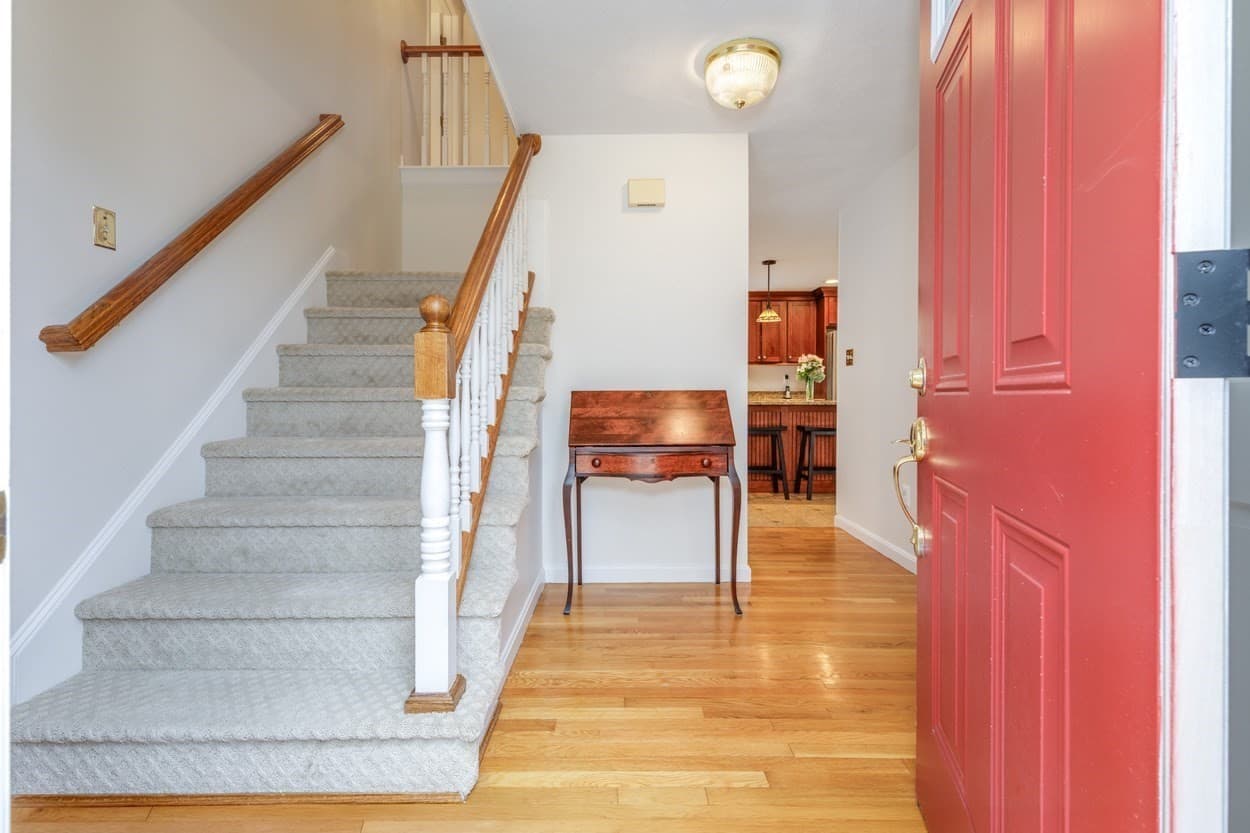 Single Family Residence at 6 Arbor Glen Ln, Methuen MA 01844, Methuen, photo 7 of 36