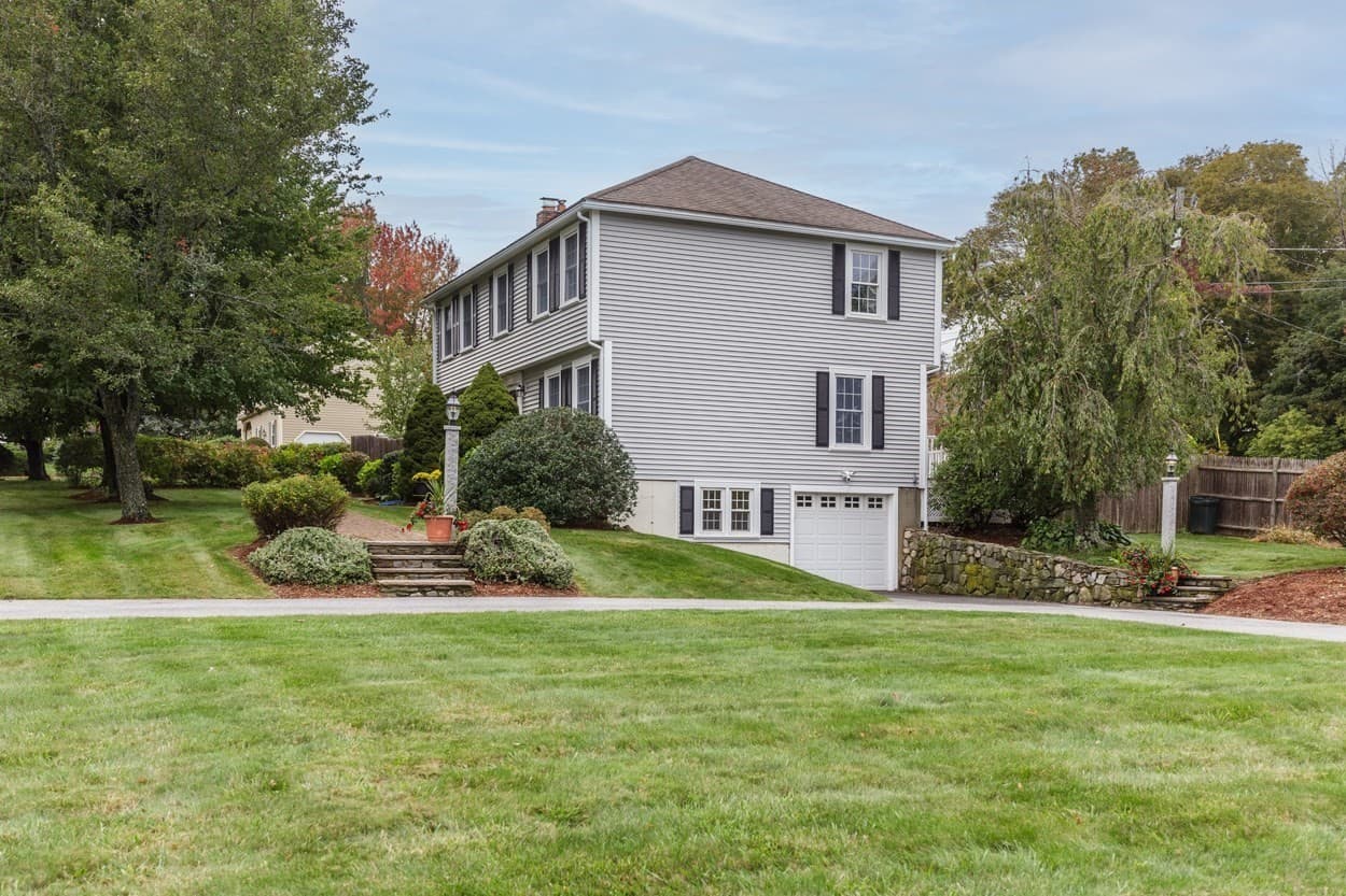 Single Family Residence at 6 Arbor Glen Ln, Methuen MA 01844, Methuen, photo 3 of 36