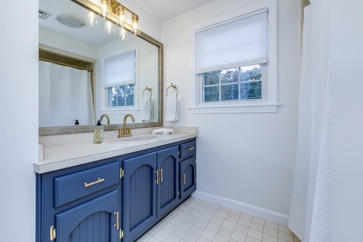 Single Family Residence at 6 Arbor Glen Ln, Methuen MA 01844, Methuen, photo 24 of 36
